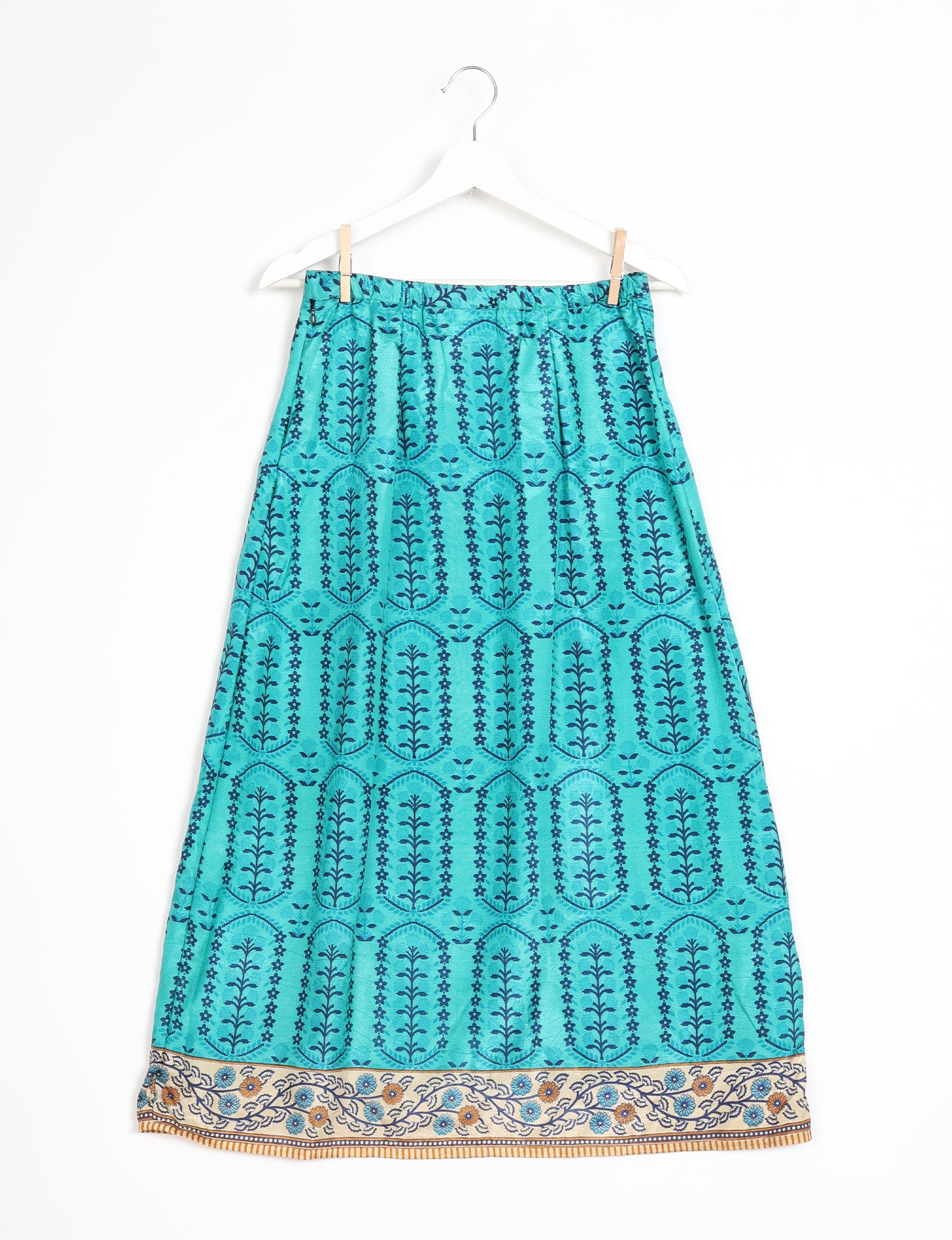 A LINE SKIRT