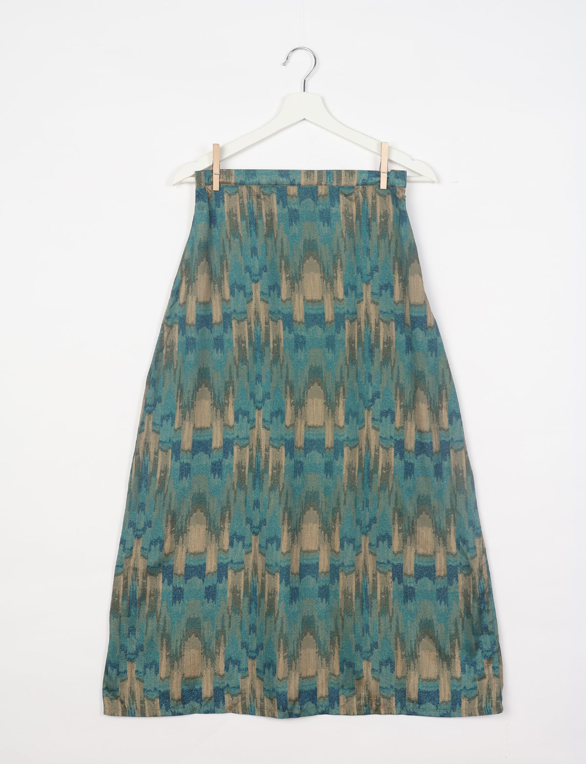 Sustainable A LINE SKIRT, a high-fashion choice for conscious individuals. Fitted at the waist, ankle-length, and ethically crafted for eco-friendly style.
