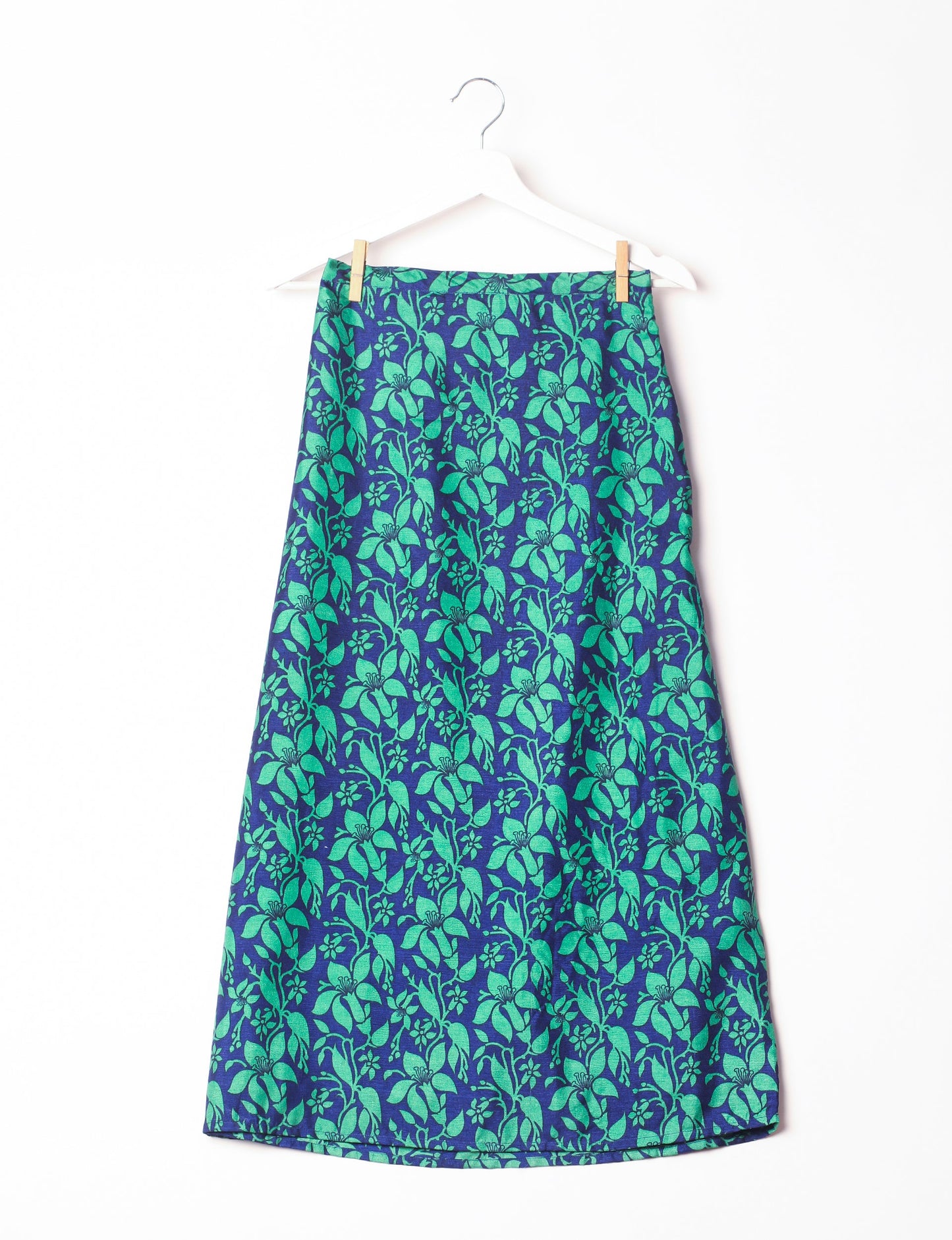 Sustainable A LINE SKIRT, a high-fashion choice for conscious individuals. Fitted at the waist, ankle-length, and ethically crafted for eco-friendly style.