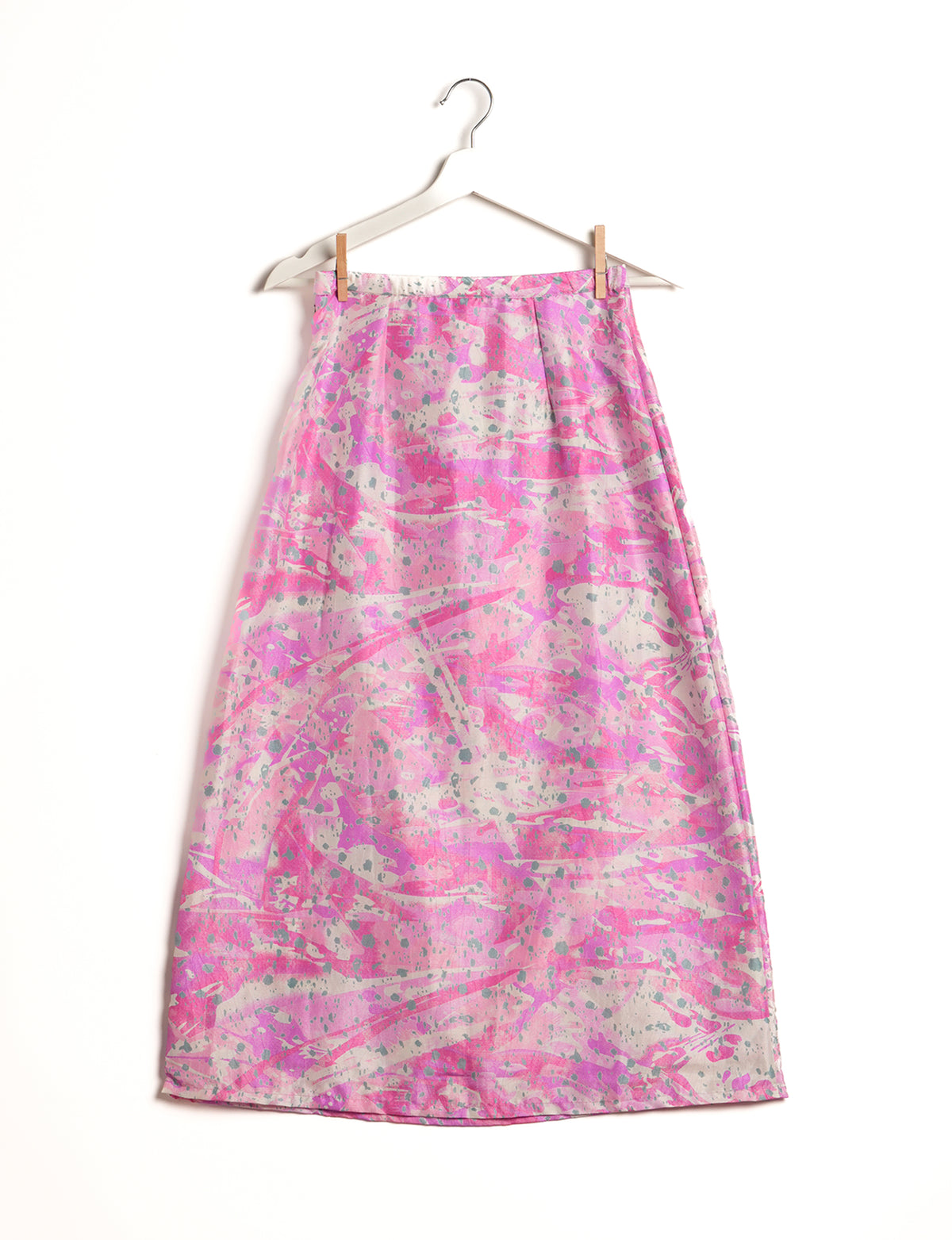 Sustainable A LINE SKIRT, a high-fashion choice for conscious individuals. Fitted at the waist, ankle-length, and ethically crafted for eco-friendly style.