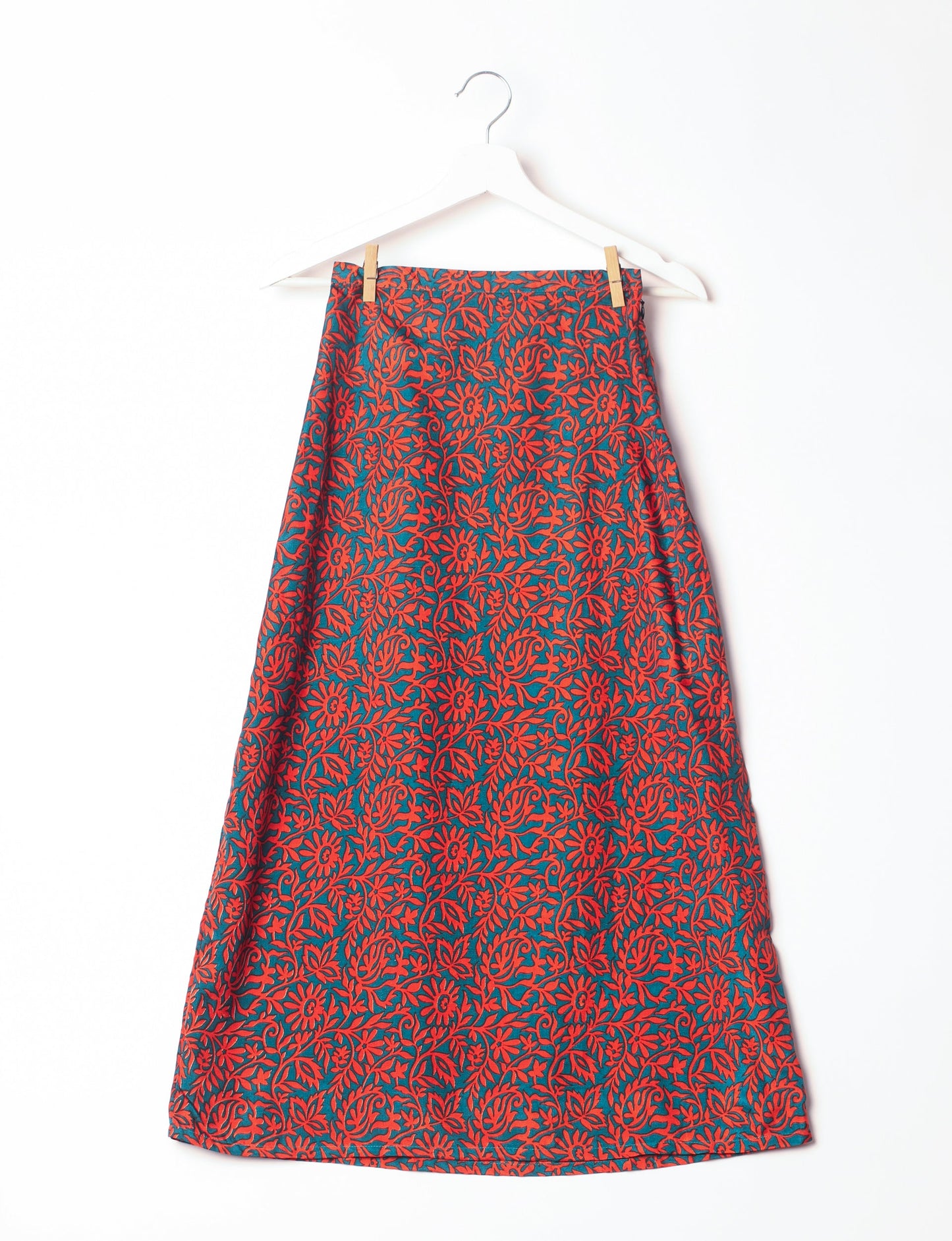 Sustainable A LINE SKIRT, a high-fashion choice for conscious individuals. Fitted at the waist, ankle-length, and ethically crafted for eco-friendly style.