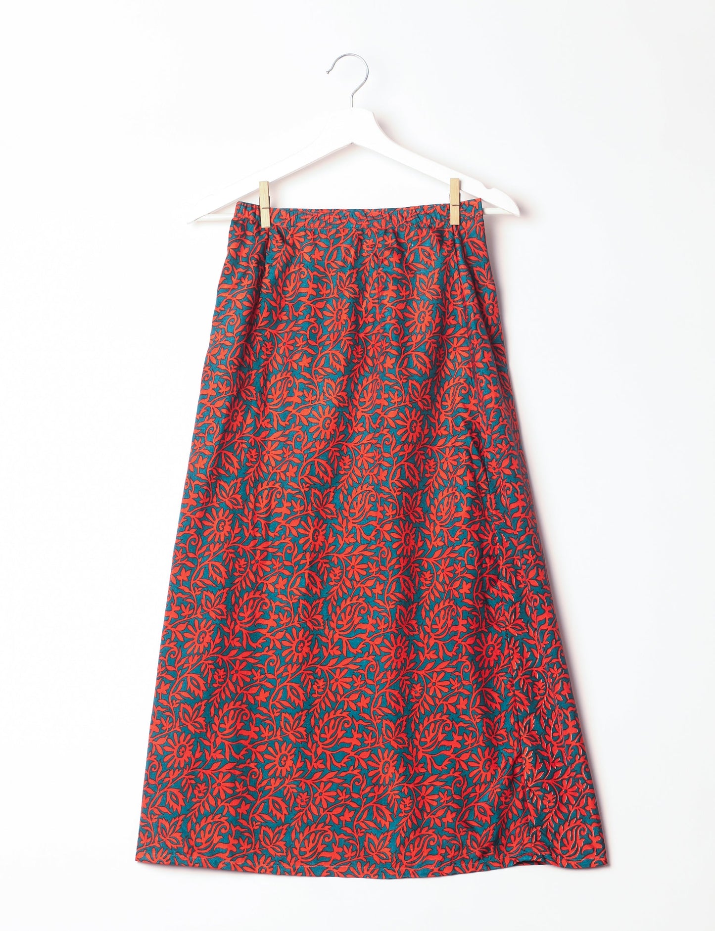 Sustainable A LINE SKIRT, a high-fashion choice for conscious individuals. Fitted at the waist, ankle-length, and ethically crafted for eco-friendly style.