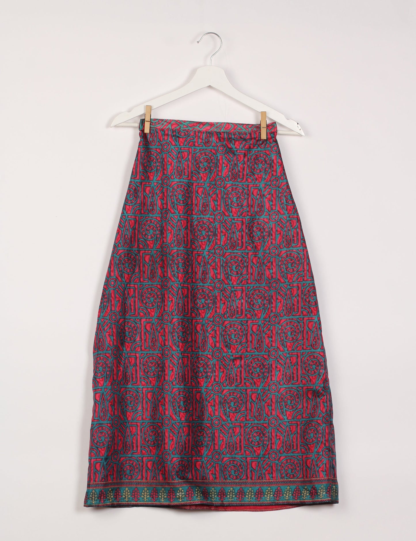 Sustainable A LINE SKIRT, a high-fashion choice for conscious individuals. Fitted at the waist, ankle-length, and ethically crafted for eco-friendly style.