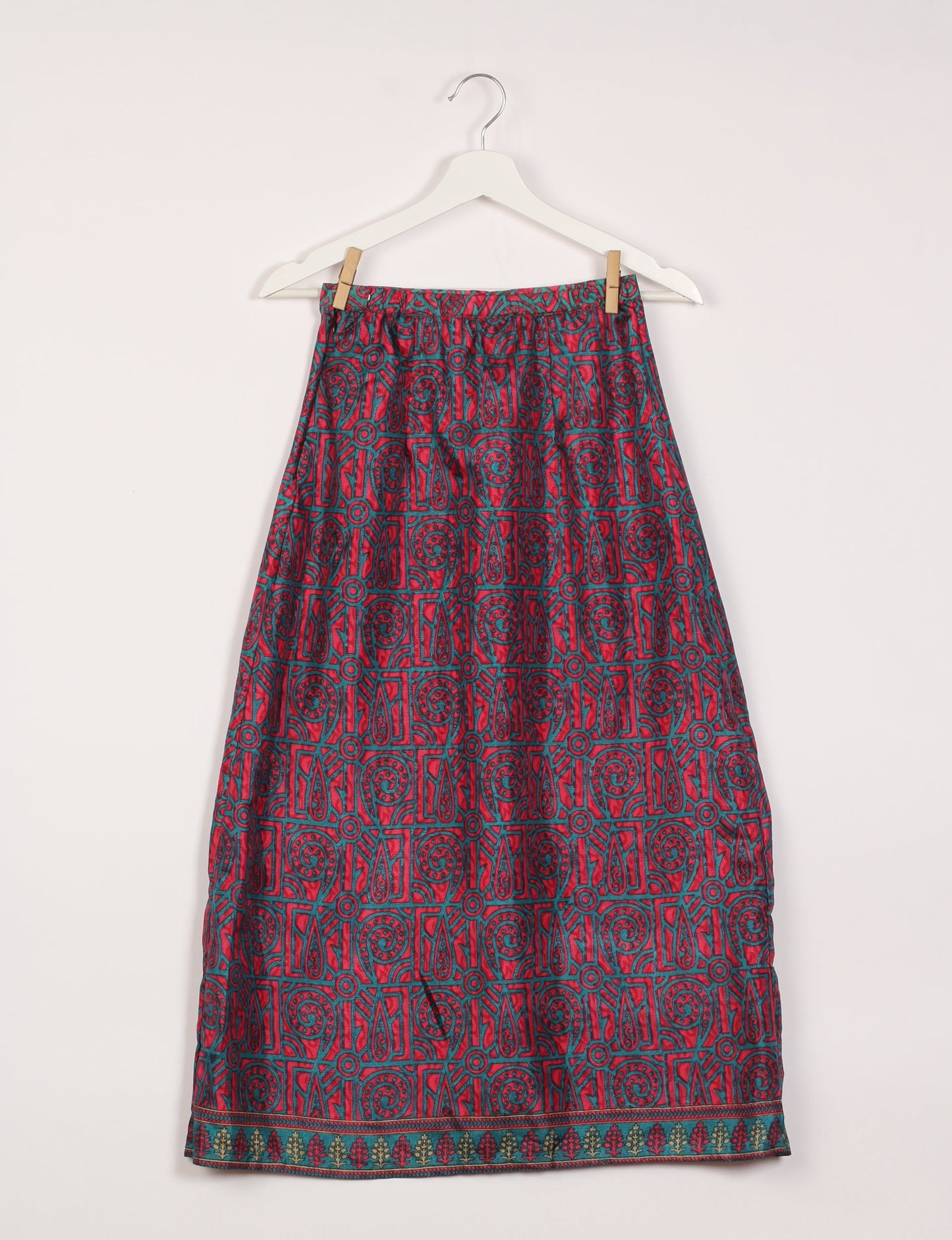 Sustainable A LINE SKIRT, a high-fashion choice for conscious individuals. Fitted at the waist, ankle-length, and ethically crafted for eco-friendly style.