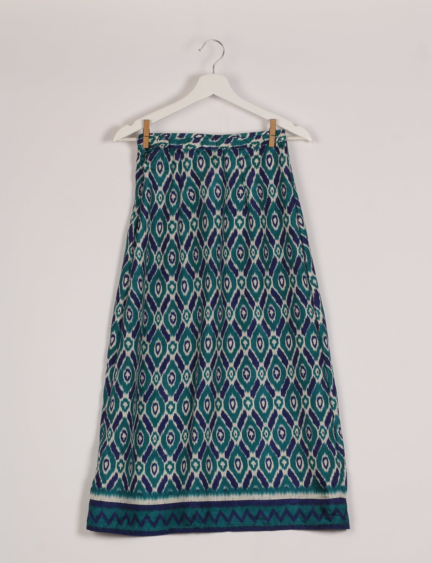 Sustainable A LINE SKIRT, a high-fashion choice for conscious individuals. Fitted at the waist, ankle-length, and ethically crafted for eco-friendly style.