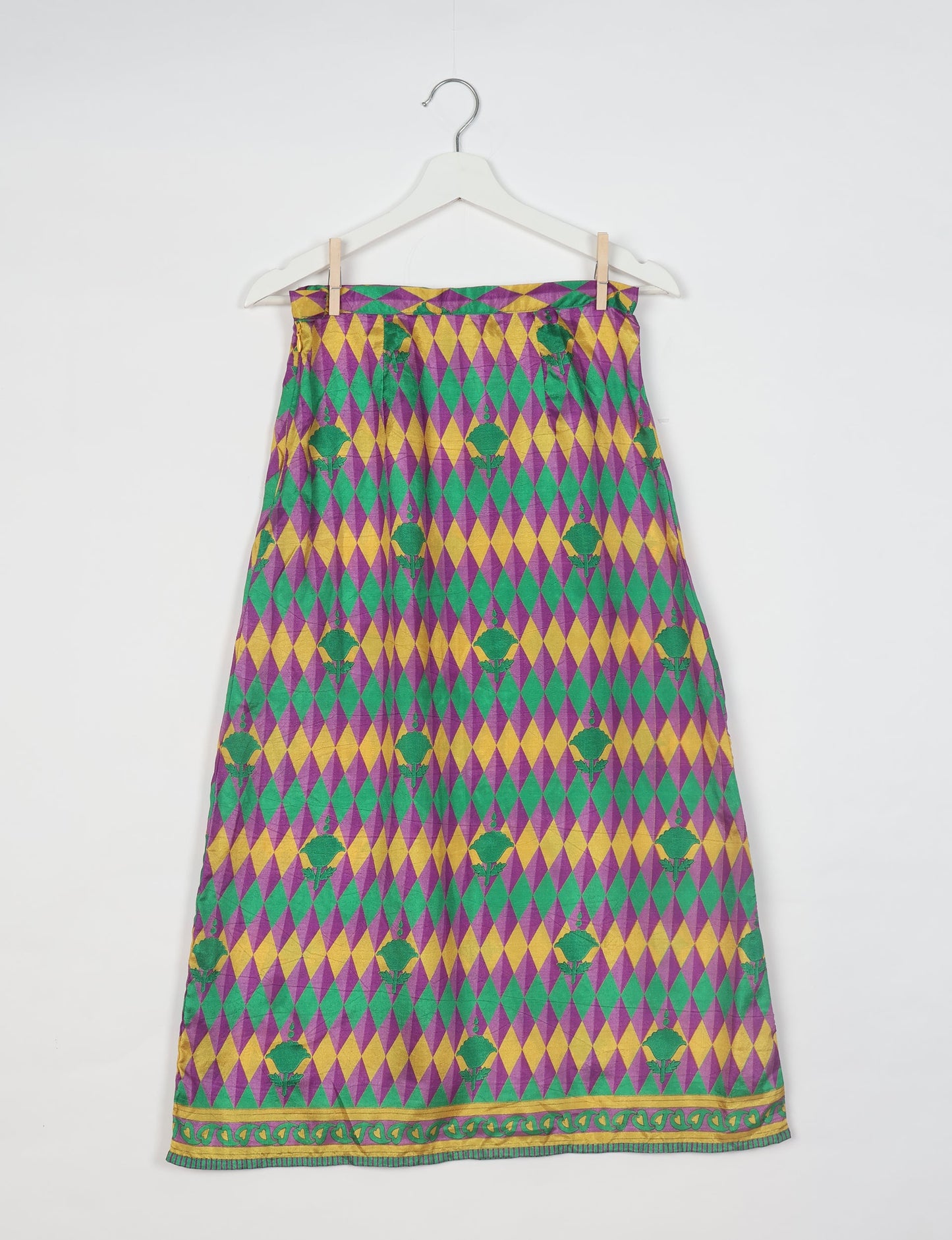 A LINE SKIRT