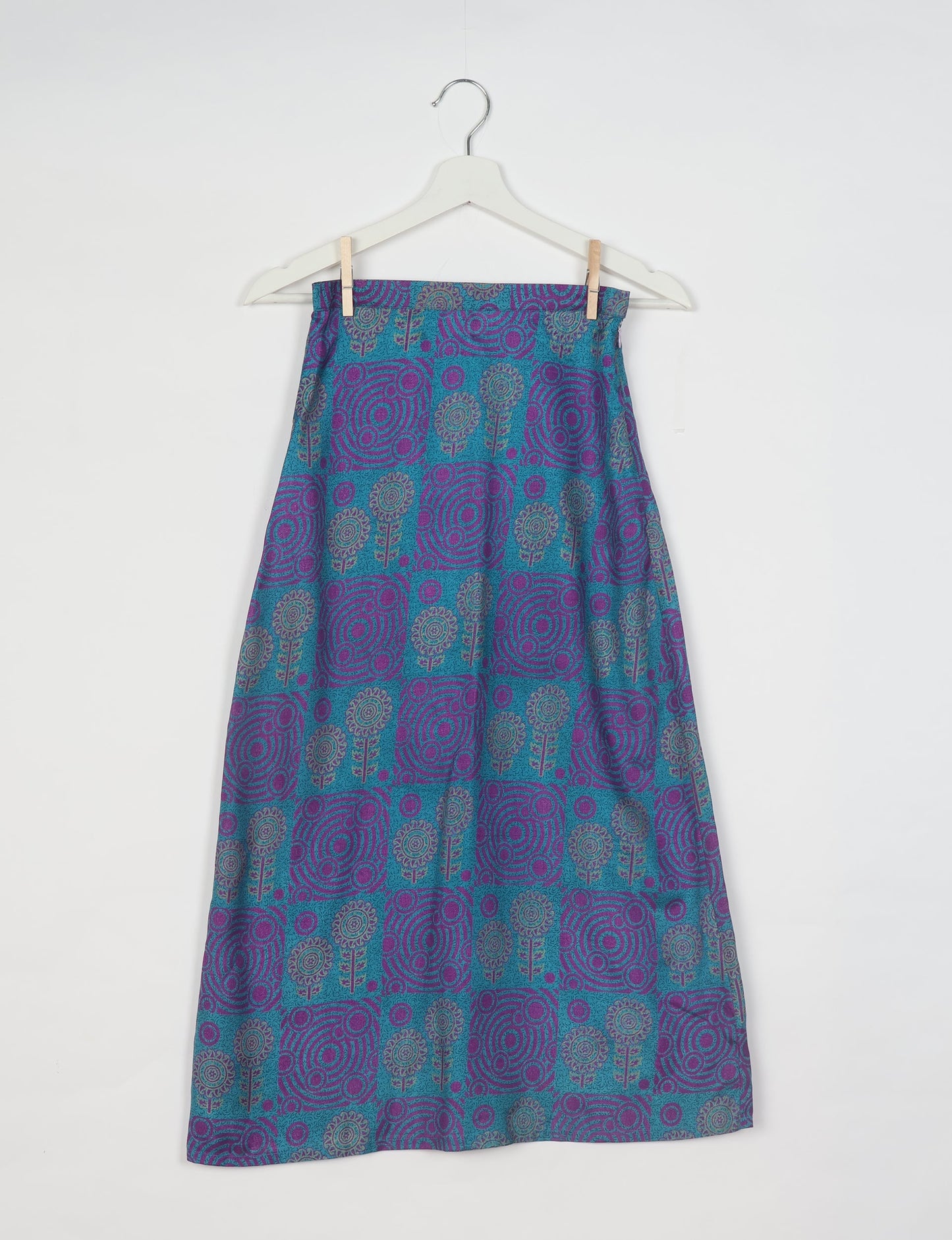 A LINE SKIRT