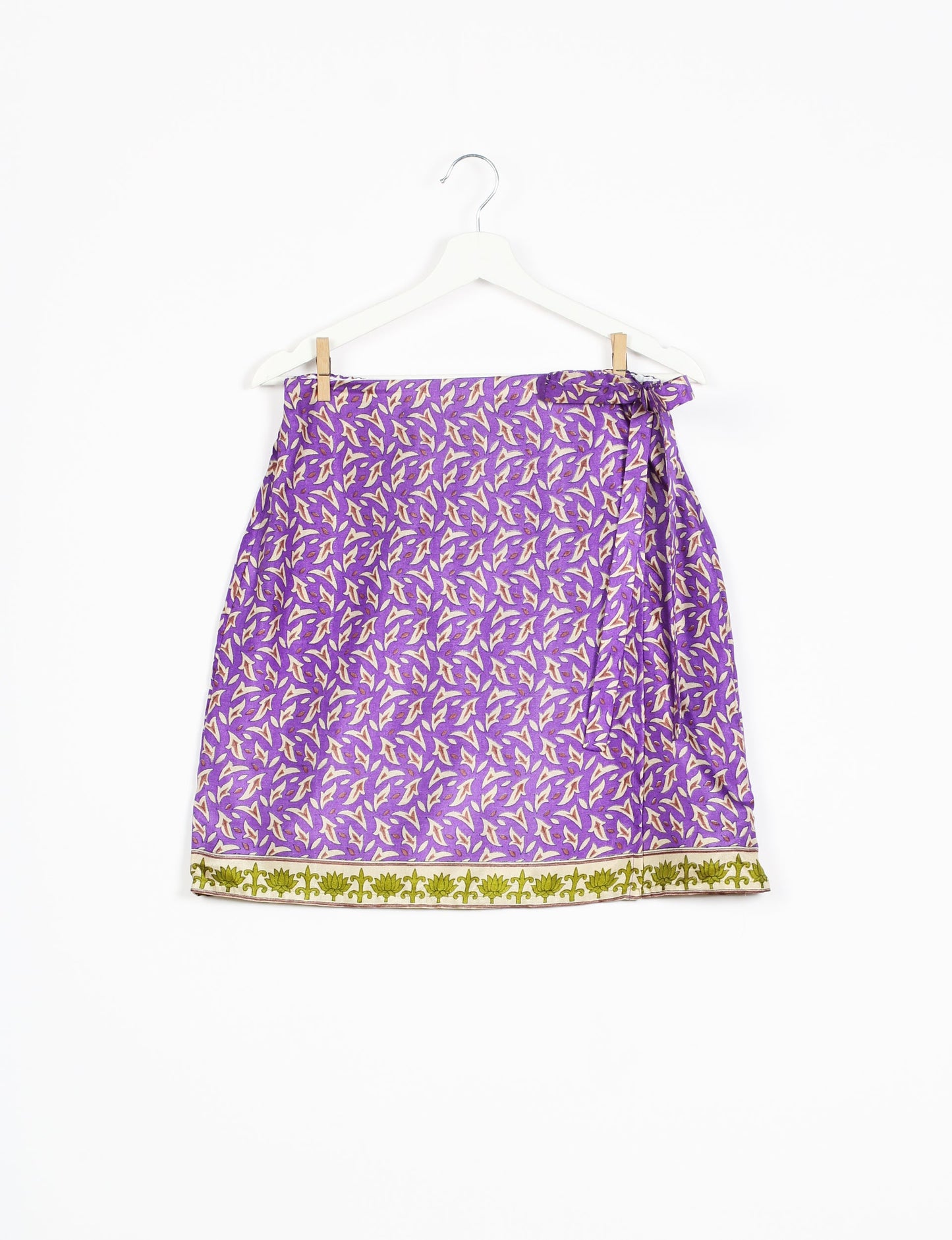 Revolutionize your look with our Wraparound Skirt – short, stylish, and suitable for all waist sizes. Ethical and sustainable, this skirt is a statement in eco-friendly fashion. Embrace conscious clothing with a touch of flair