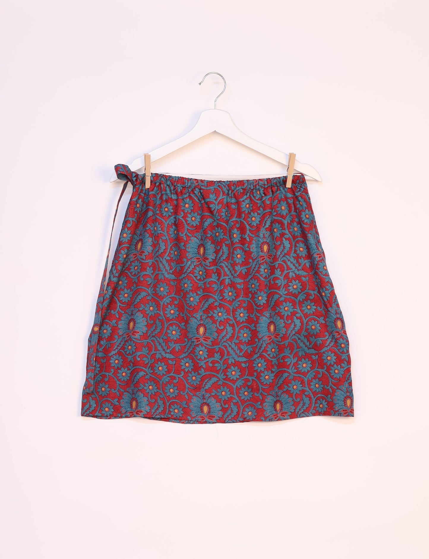 Revolutionize your look with our Wraparound Skirt – short, stylish, and suitable for all waist sizes. Ethical and sustainable, this skirt is a statement in eco-friendly fashion. Embrace conscious clothing with a touch of flair