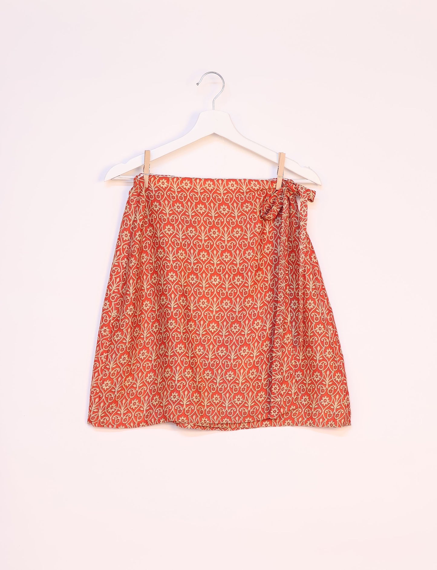 Revolutionize your look with our Wraparound Skirt – short, stylish, and suitable for all waist sizes. Ethical and sustainable, this skirt is a statement in eco-friendly fashion. Embrace conscious clothing with a touch of flair