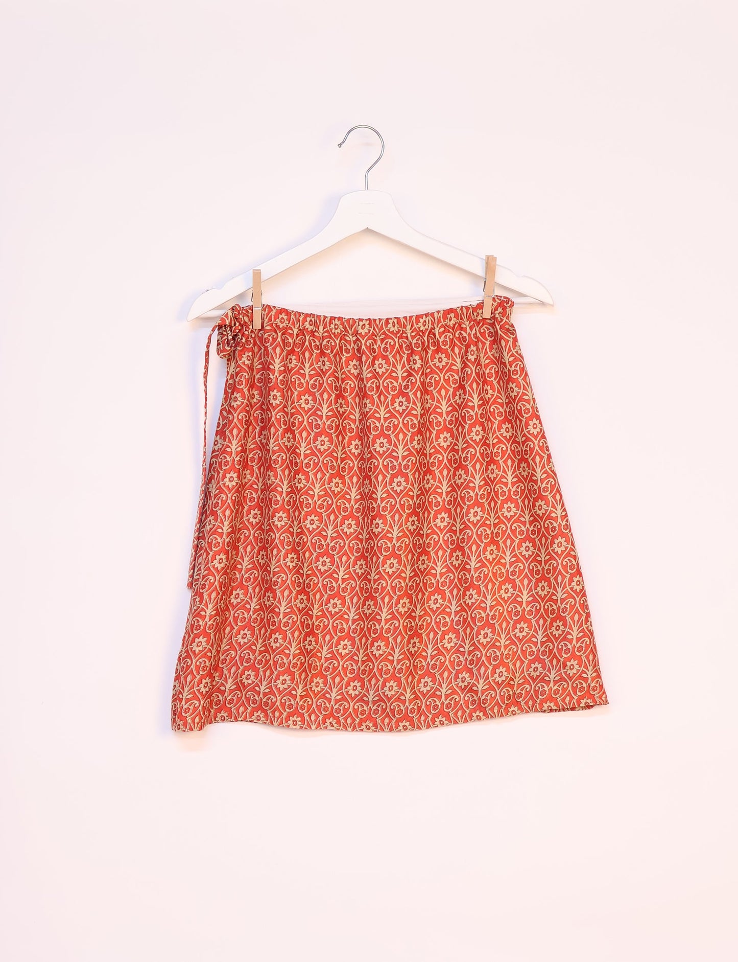 Revolutionize your look with our Wraparound Skirt – short, stylish, and suitable for all waist sizes. Ethical and sustainable, this skirt is a statement in eco-friendly fashion. Embrace conscious clothing with a touch of flair