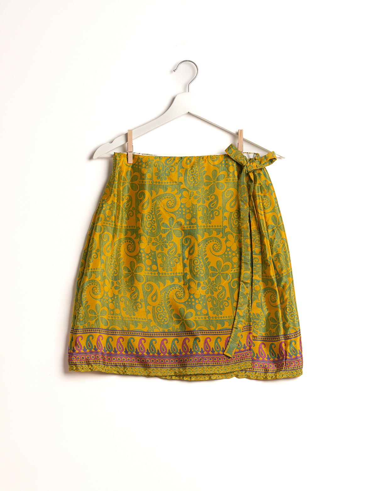 Revolutionize your look with our Wraparound Skirt – short, stylish, and suitable for all waist sizes. Ethical and sustainable, this skirt is a statement in eco-friendly fashion. Embrace conscious clothing with a touch of flair