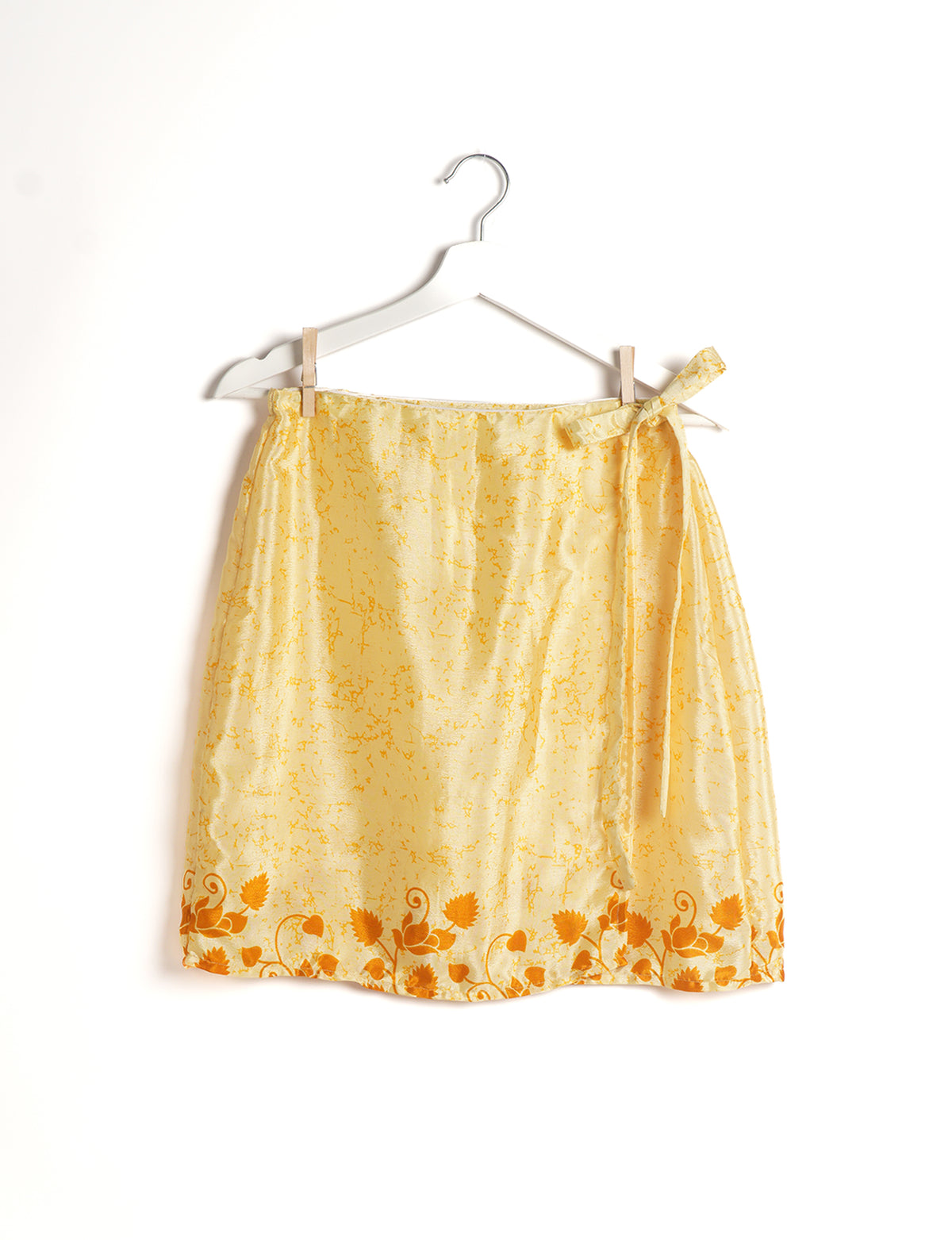 Revolutionize your look with our Wraparound Skirt – short, stylish, and suitable for all waist sizes. Ethical and sustainable, this skirt is a statement in eco-friendly fashion. Embrace conscious clothing with a touch of flair
