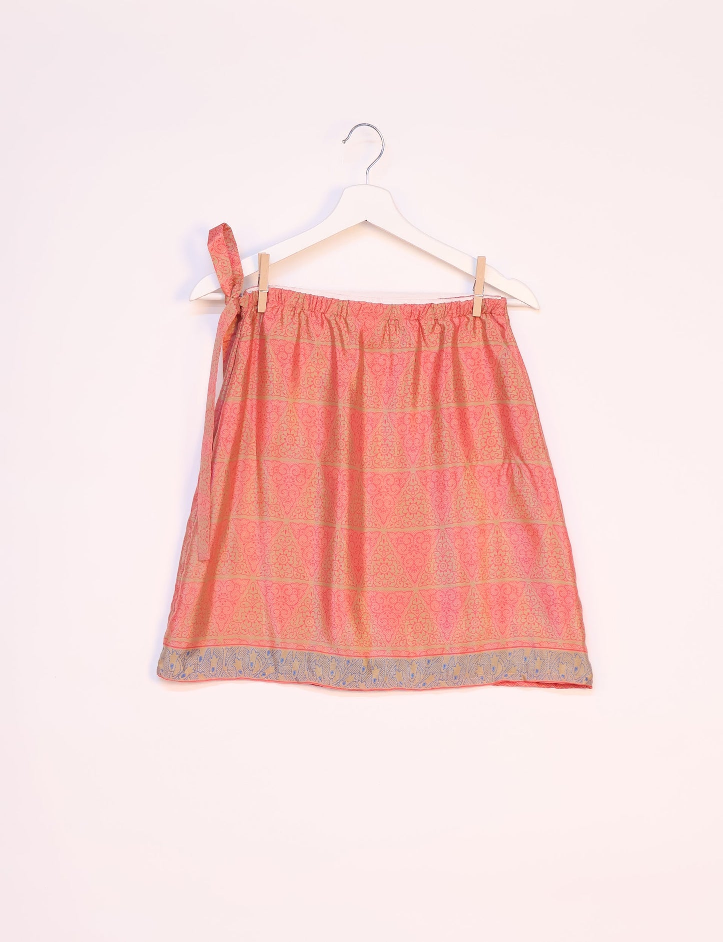 Revolutionize your look with our Wraparound Skirt – short, stylish, and suitable for all waist sizes. Ethical and sustainable, this skirt is a statement in eco-friendly fashion. Embrace conscious clothing with a touch of flair