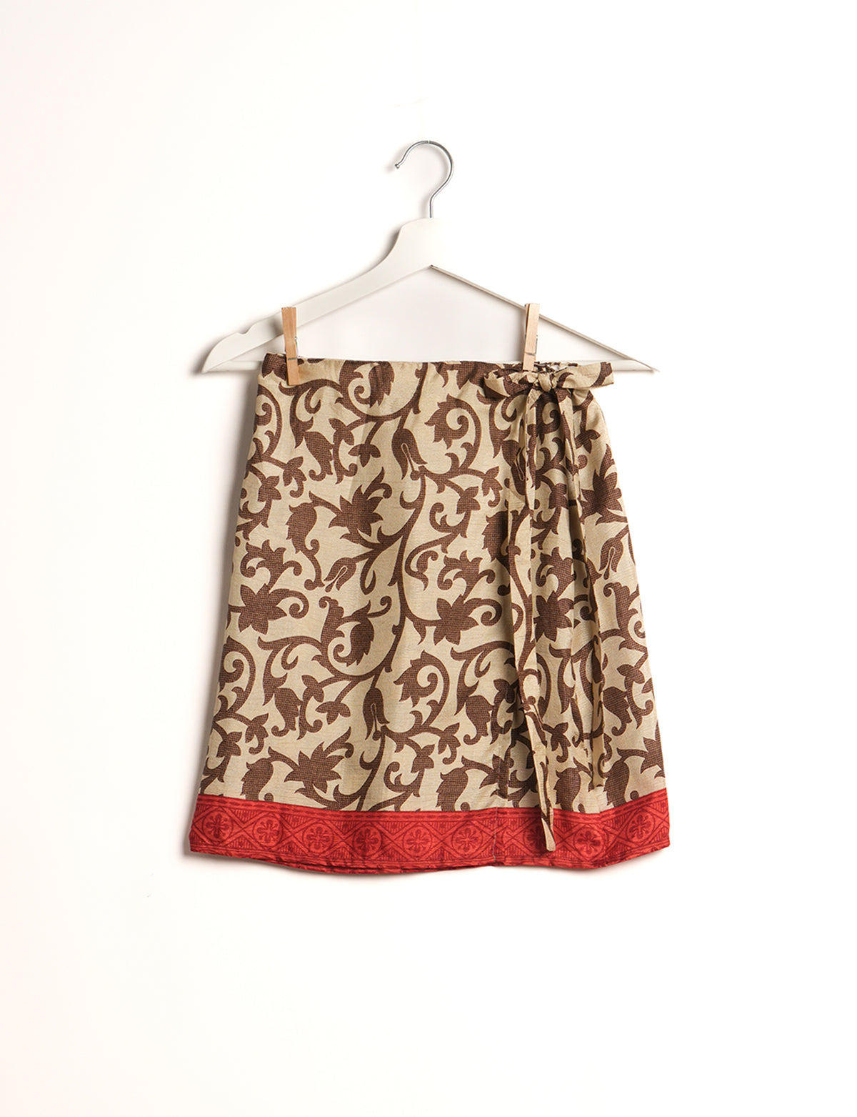 Revolutionize your look with our Wraparound Skirt – short, stylish, and suitable for all waist sizes. Ethical and sustainable, this skirt is a statement in eco-friendly fashion. Embrace conscious clothing with a touch of flair