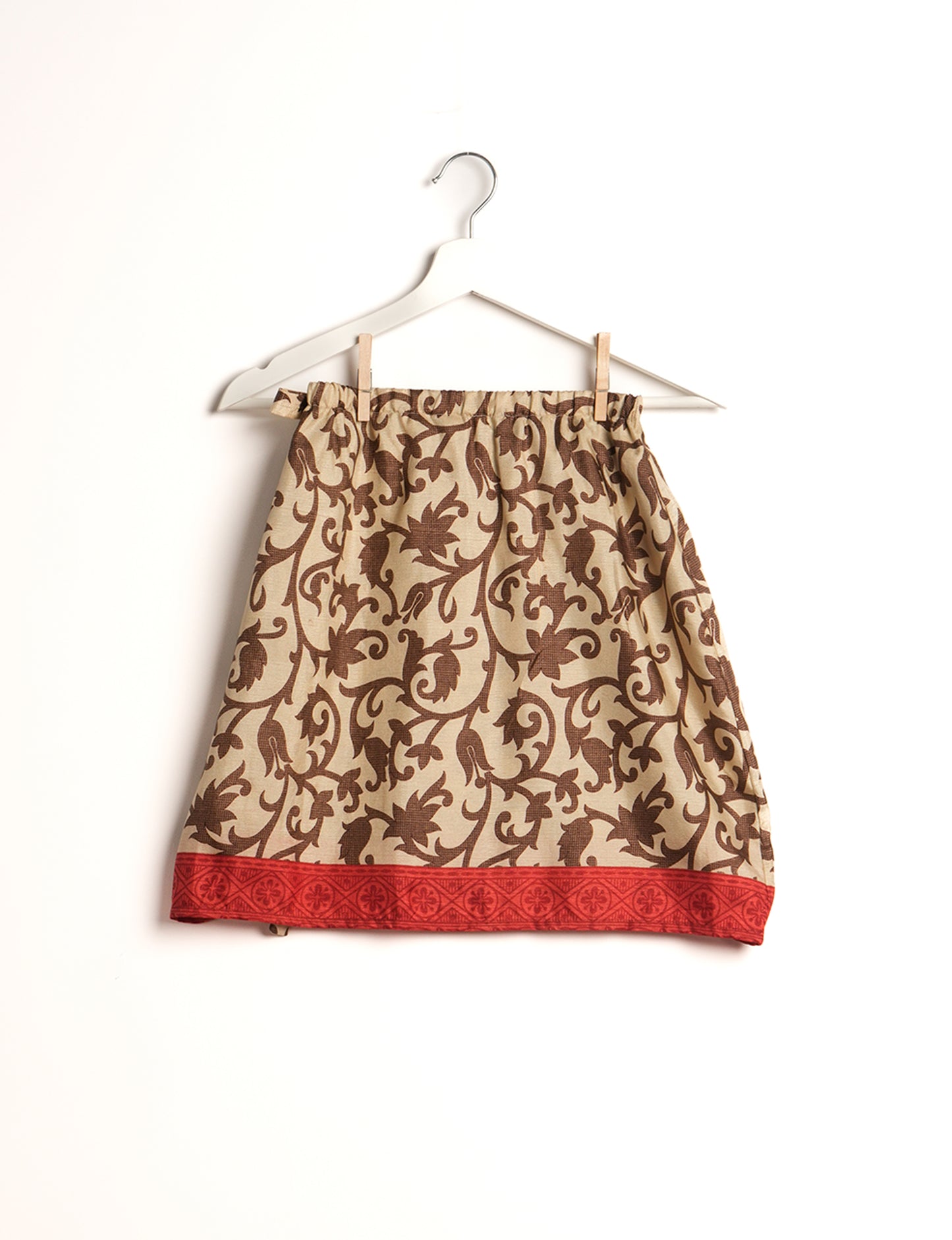 Revolutionize your look with our Wraparound Skirt – short, stylish, and suitable for all waist sizes. Ethical and sustainable, this skirt is a statement in eco-friendly fashion. Embrace conscious clothing with a touch of flair