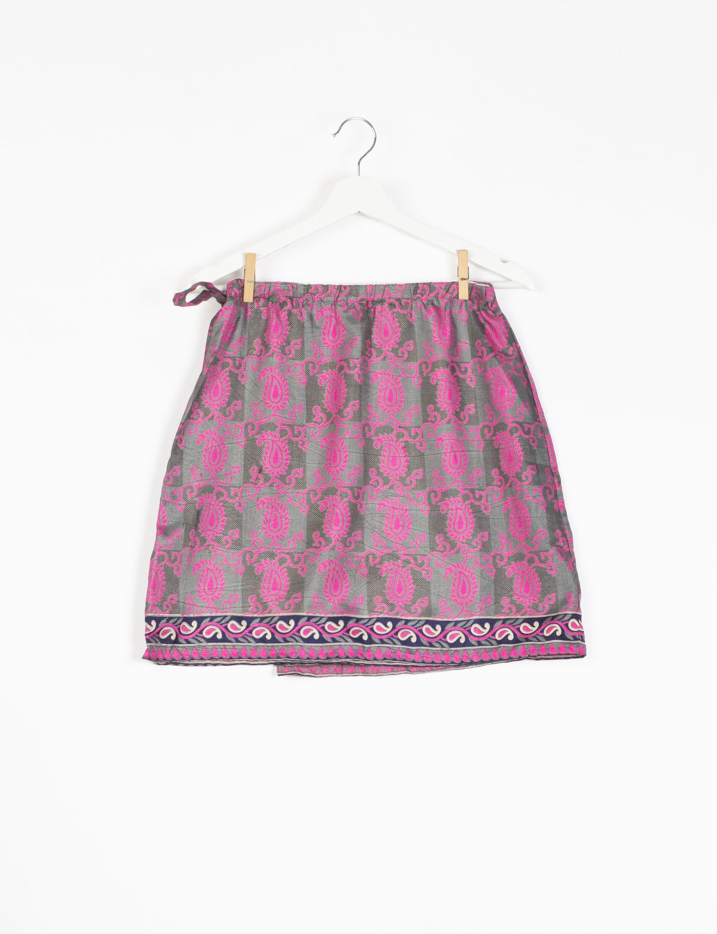 Revolutionize your look with our Wraparound Skirt – short, stylish, and suitable for all waist sizes. Ethical and sustainable, this skirt is a statement in eco-friendly fashion. Embrace conscious clothing with a touch of flair