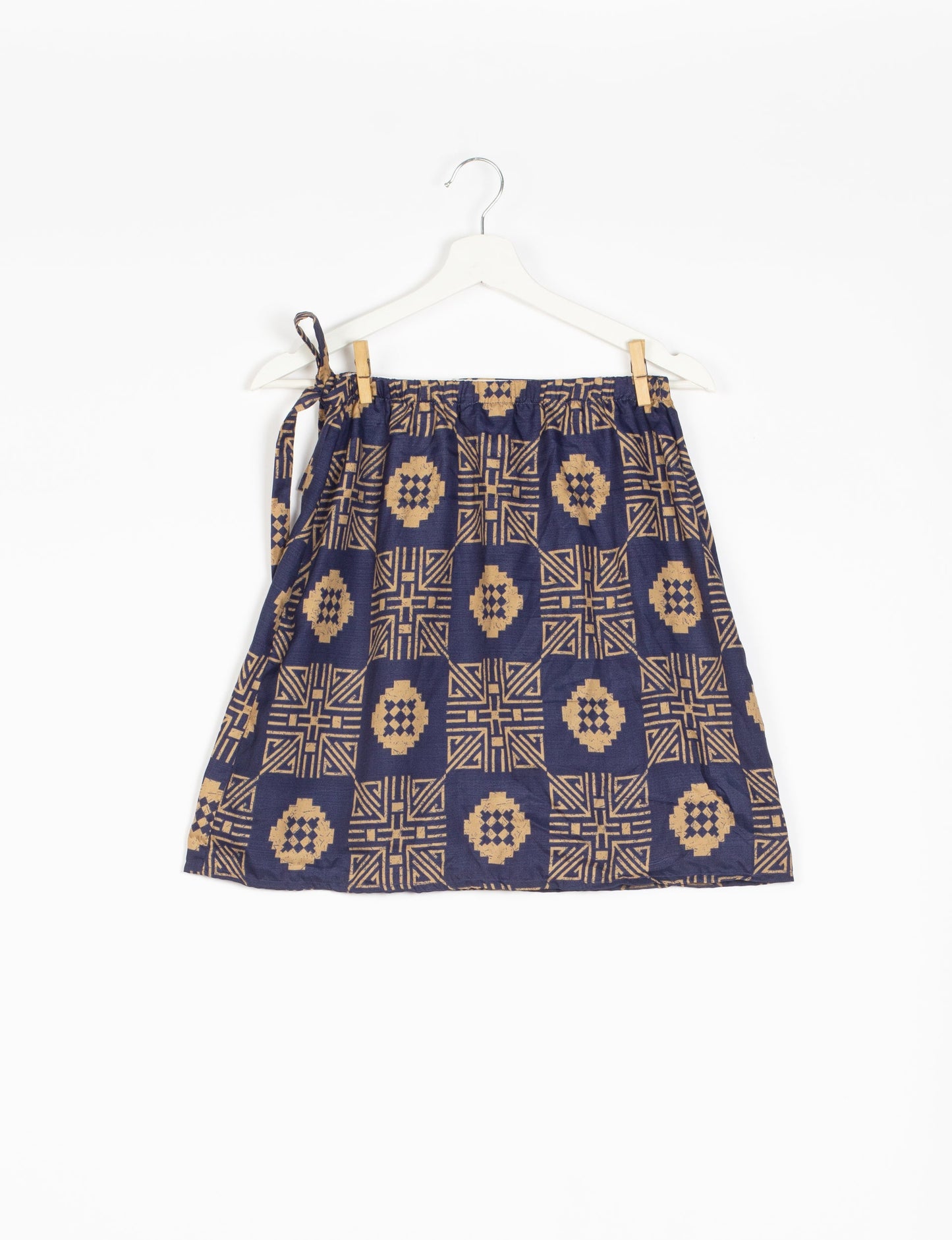 Revolutionize your look with our Wraparound Skirt – short, stylish, and suitable for all waist sizes. Ethical and sustainable, this skirt is a statement in eco-friendly fashion. Embrace conscious clothing with a touch of flair