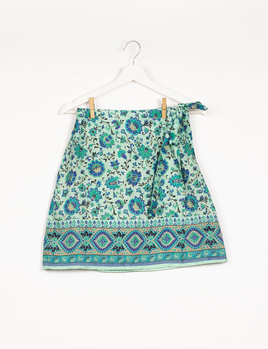 Revolutionize your look with our Wraparound Skirt – short, stylish, and suitable for all waist sizes. Ethical and sustainable, this skirt is a statement in eco-friendly fashion. Embrace conscious clothing with a touch of flair