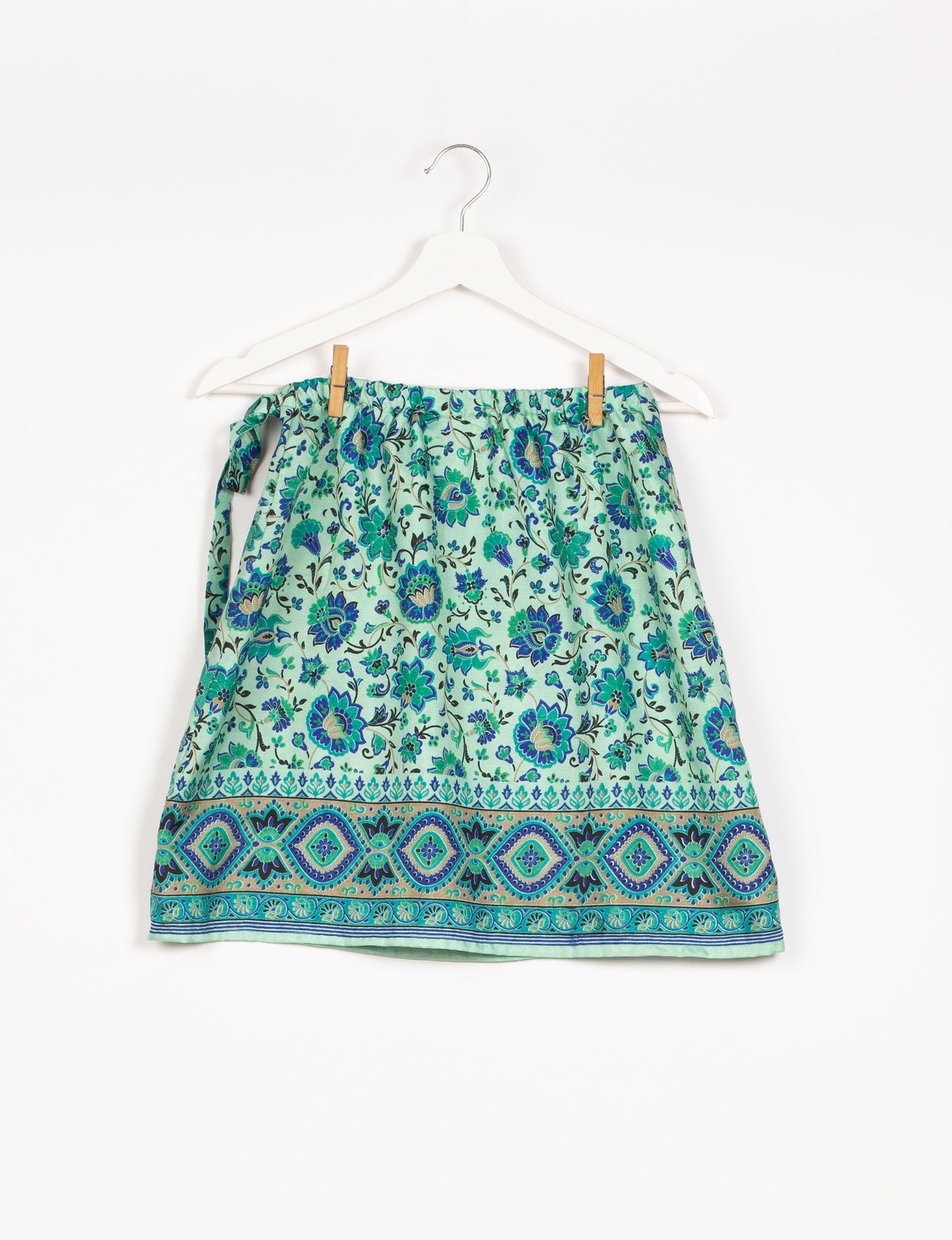 Revolutionize your look with our Wraparound Skirt – short, stylish, and suitable for all waist sizes. Ethical and sustainable, this skirt is a statement in eco-friendly fashion. Embrace conscious clothing with a touch of flair