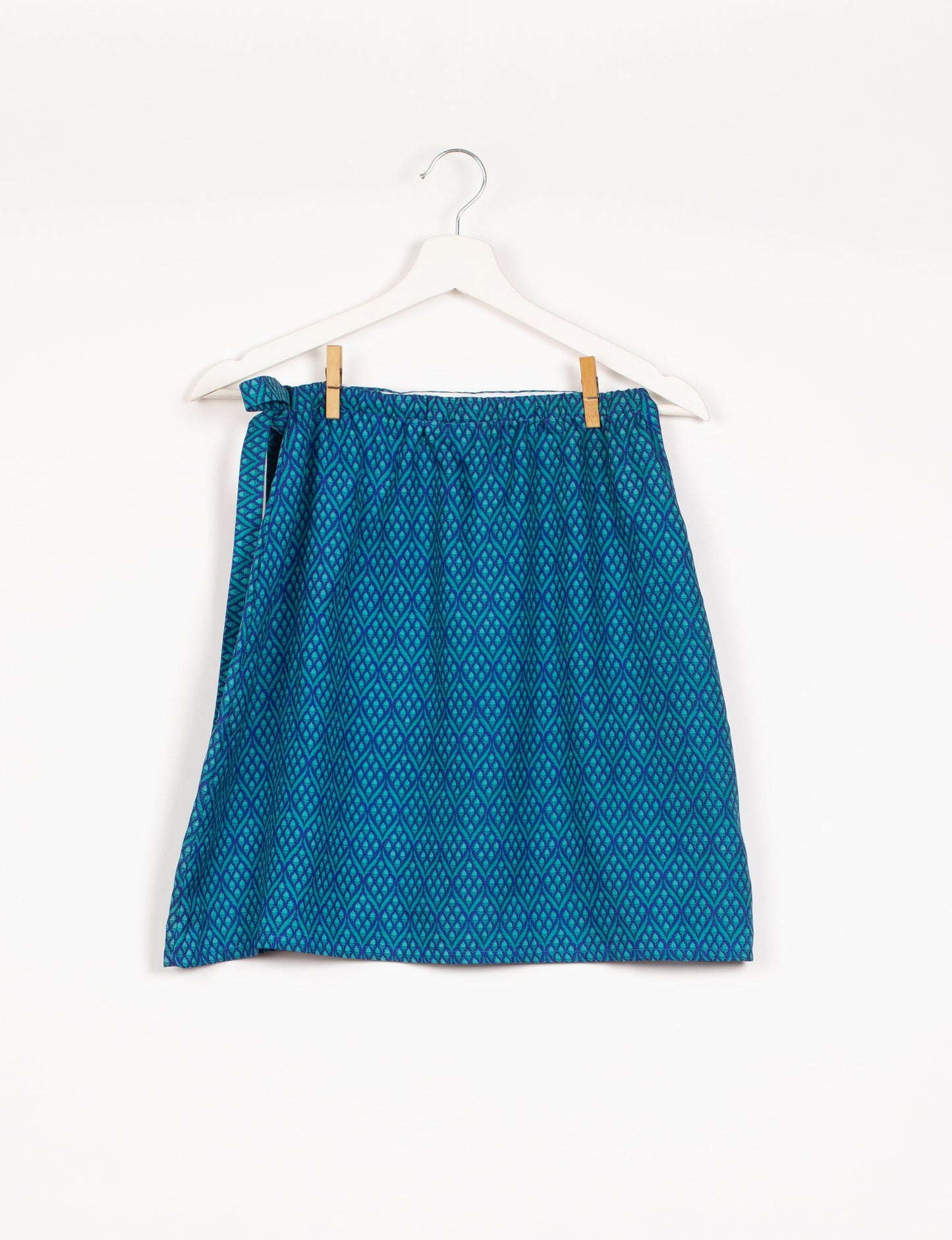 Revolutionize your look with our Wraparound Skirt – short, stylish, and suitable for all waist sizes. Ethical and sustainable, this skirt is a statement in eco-friendly fashion. Embrace conscious clothing with a touch of flair