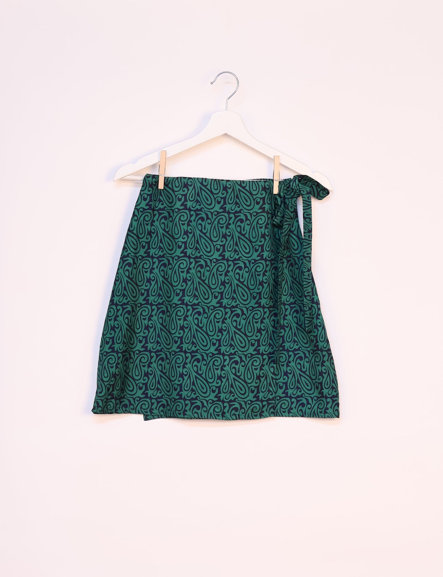 Revolutionize your look with our Wraparound Skirt – short, stylish, and suitable for all waist sizes. Ethical and sustainable, this skirt is a statement in eco-friendly fashion. Embrace conscious clothing with a touch of flair