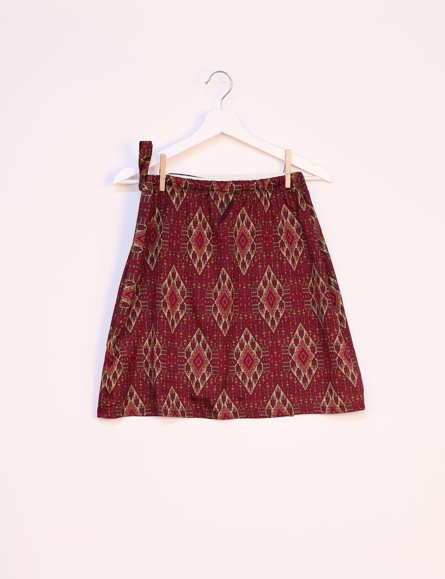 Revolutionize your look with our Wraparound Skirt – short, stylish, and suitable for all waist sizes. Ethical and sustainable, this skirt is a statement in eco-friendly fashion. Embrace conscious clothing with a touch of flair