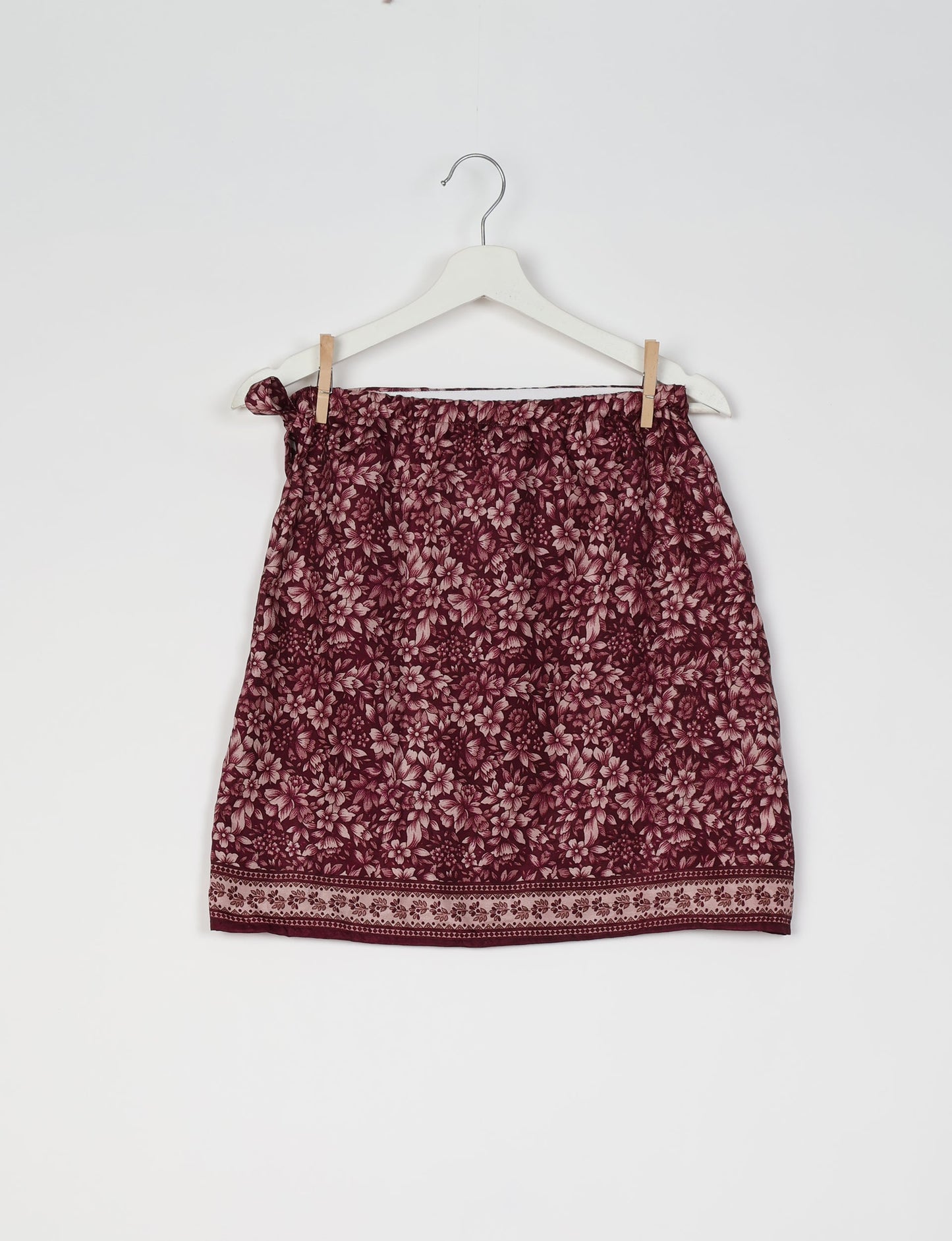 Revolutionize your look with our Wraparound Skirt – short, stylish, and suitable for all waist sizes. Ethical and sustainable, this skirt is a statement in eco-friendly fashion. Embrace conscious clothing with a touch of flair