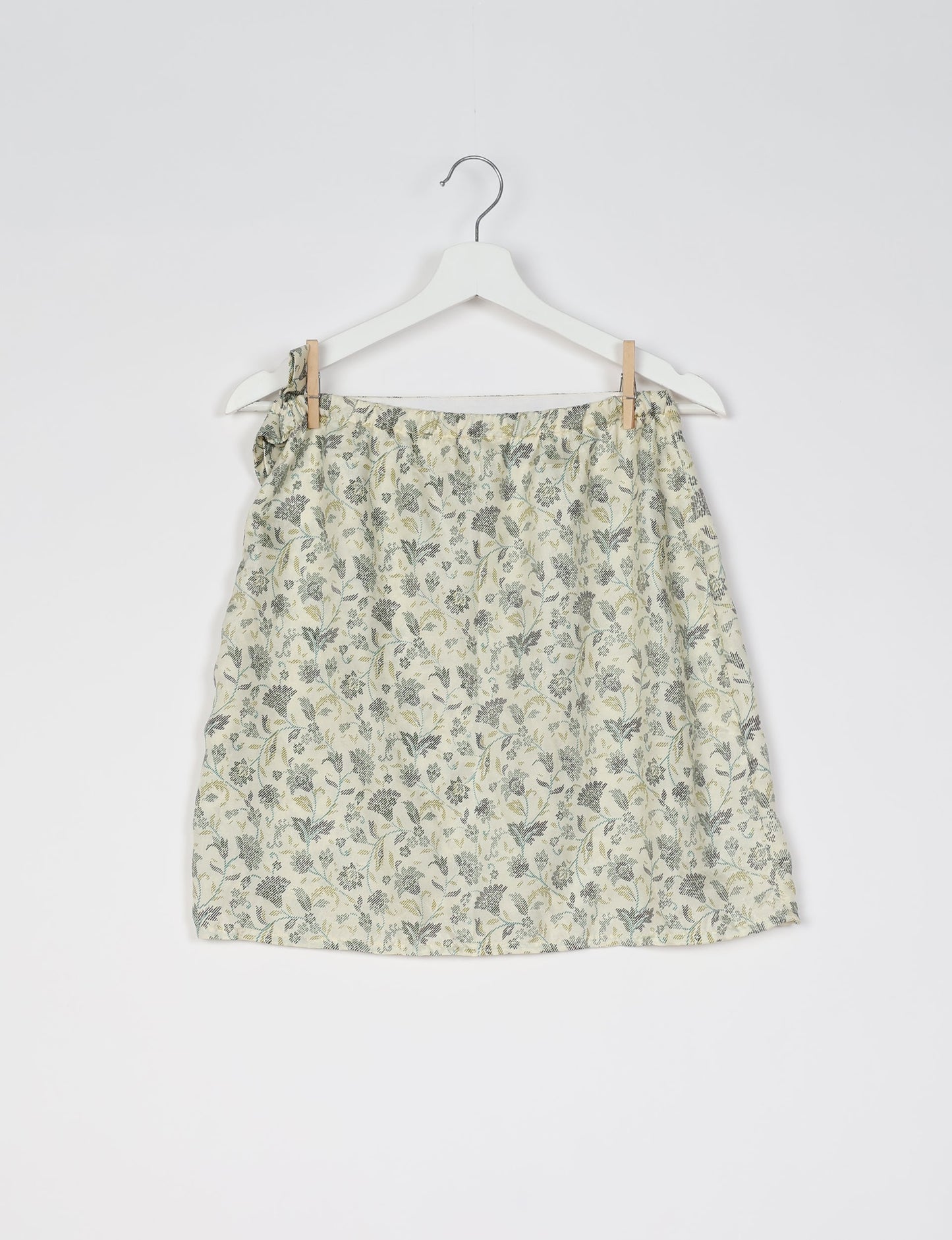 Revolutionize your look with our Wraparound Skirt – short, stylish, and suitable for all waist sizes. Ethical and sustainable, this skirt is a statement in eco-friendly fashion. Embrace conscious clothing with a touch of flair