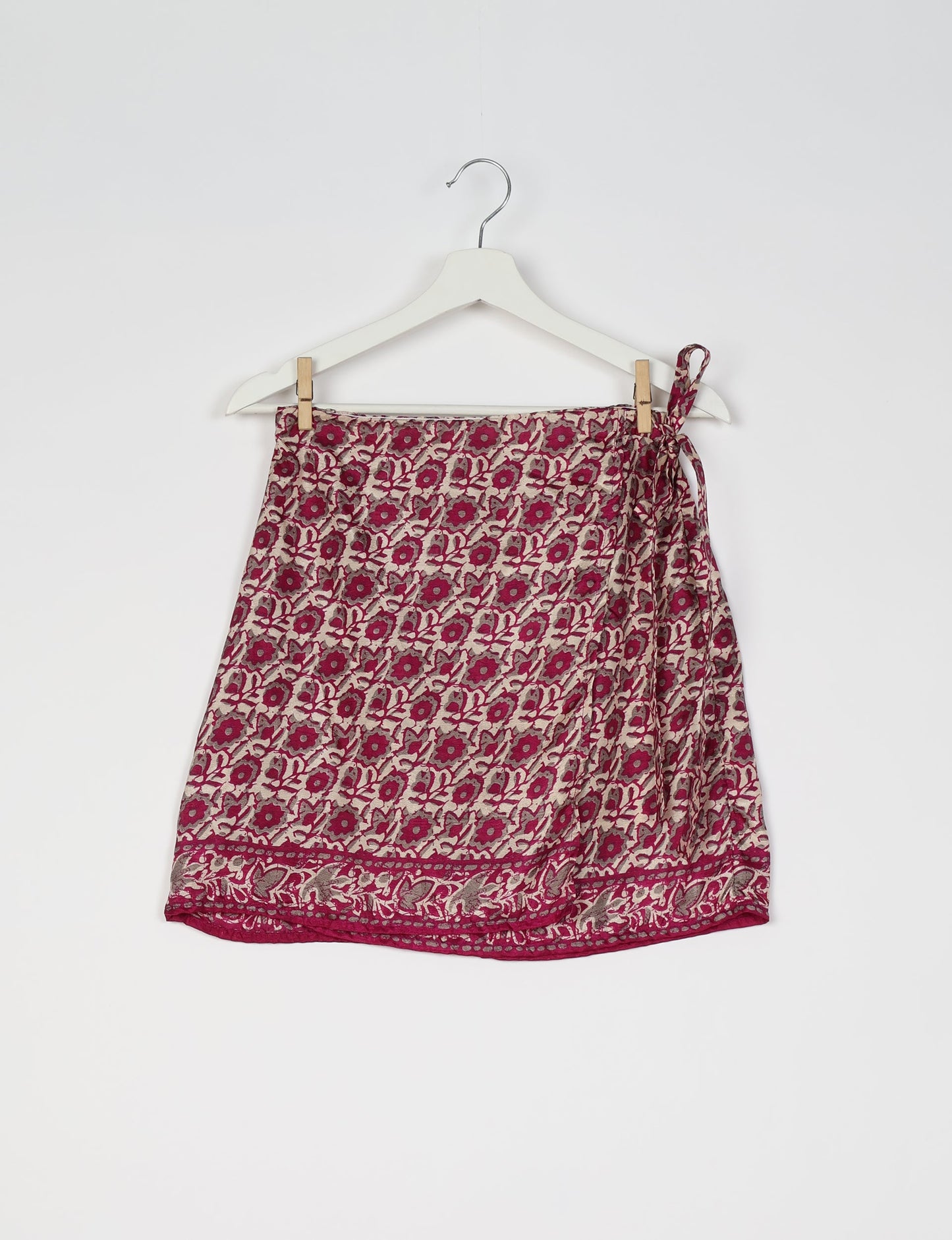 Revolutionize your look with our Wraparound Skirt – short, stylish, and suitable for all waist sizes. Ethical and sustainable, this skirt is a statement in eco-friendly fashion. Embrace conscious clothing with a touch of flair