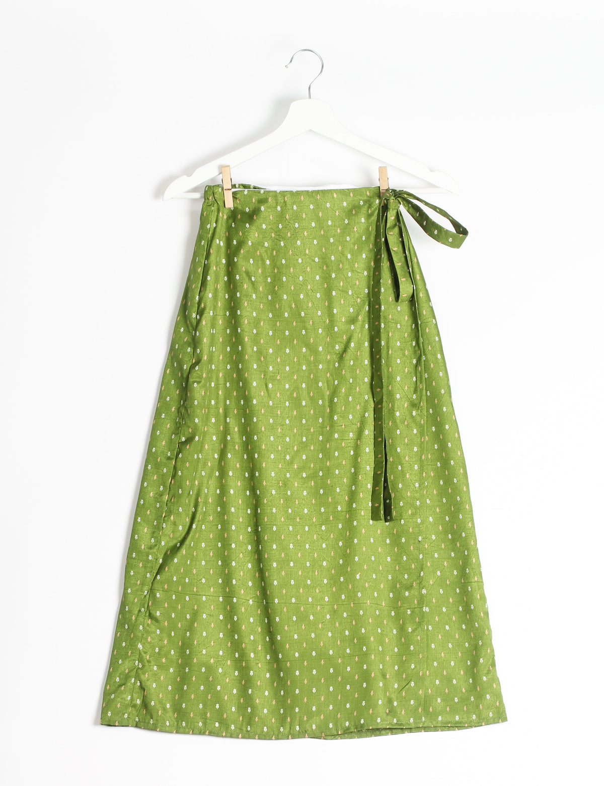 Versatile and sustainable LONG WRAPAROUND SKIRT, mid-calf length, defying convention and suitable for all waist sizes. Elevate your style with this eco-friendly and comfortable piece, creating a unique and inclusive fashion experience.