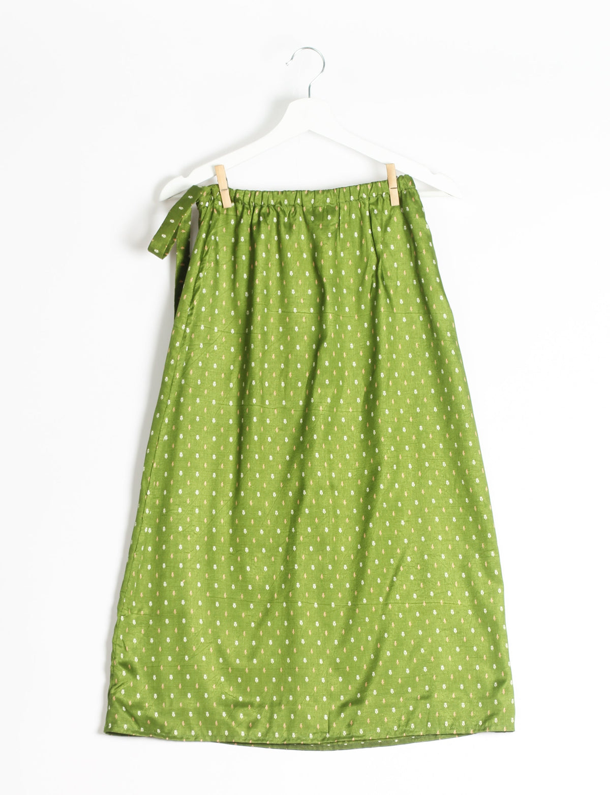 Versatile and sustainable LONG WRAPAROUND SKIRT, mid-calf length, defying convention and suitable for all waist sizes. Elevate your style with this eco-friendly and comfortable piece, creating a unique and inclusive fashion experience.