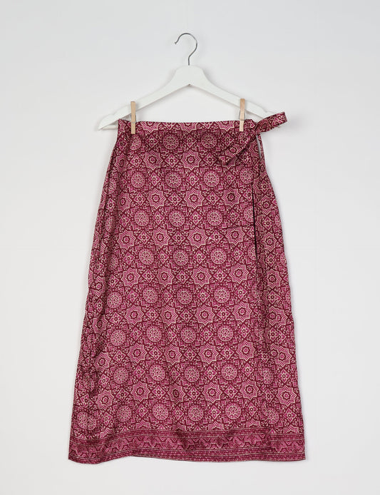 Versatile and sustainable LONG WRAPAROUND SKIRT, mid-calf length, defying convention and suitable for all waist sizes. Elevate your style with this eco-friendly and comfortable piece, creating a unique and inclusive fashion experience.