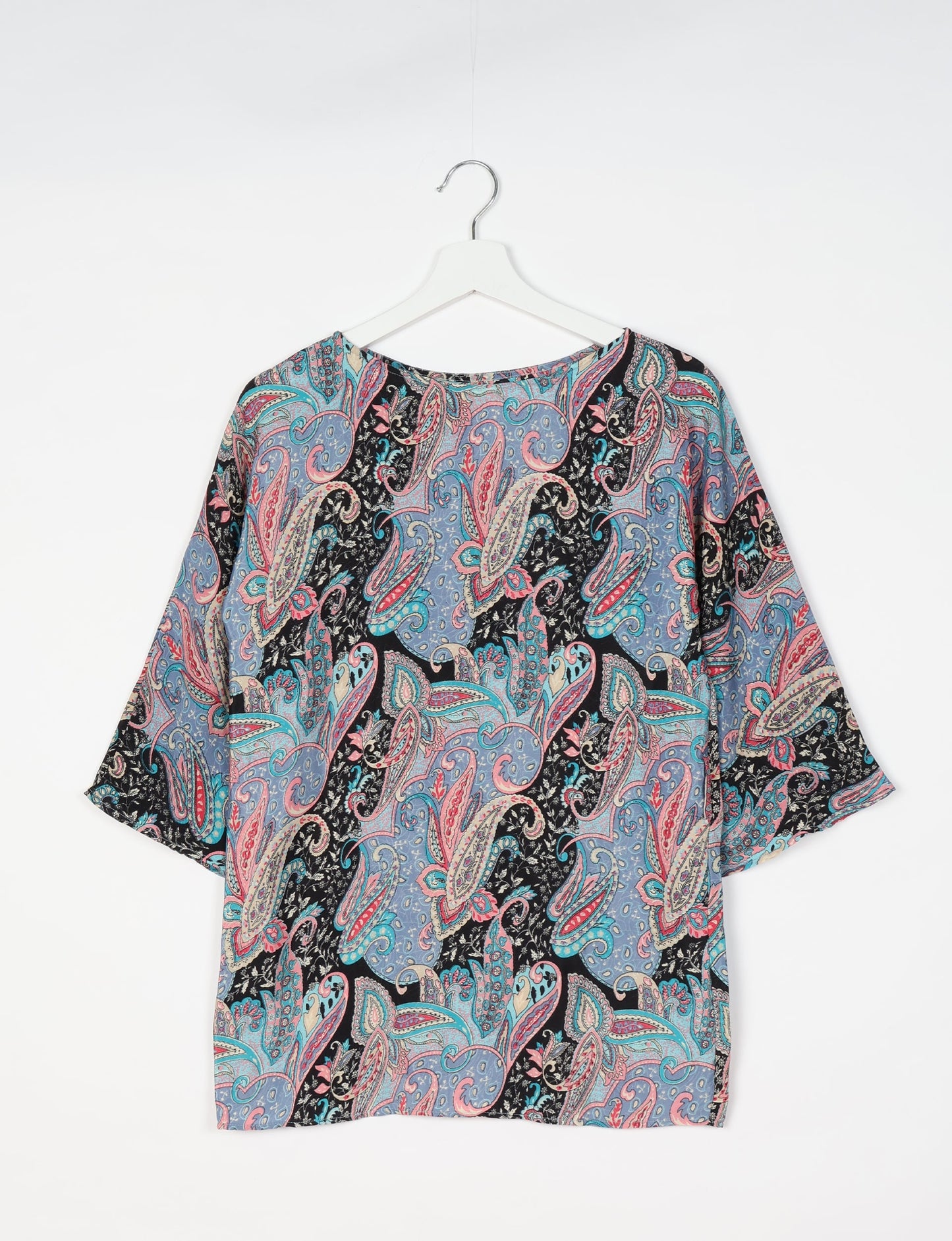 Upcycled women’s Belt Top made from pre-loved saris, showcasing eco friendly cloth, carbon neutral clothing, circular fashion design, environmentally friendly clothing, and second hand clothing elegance.