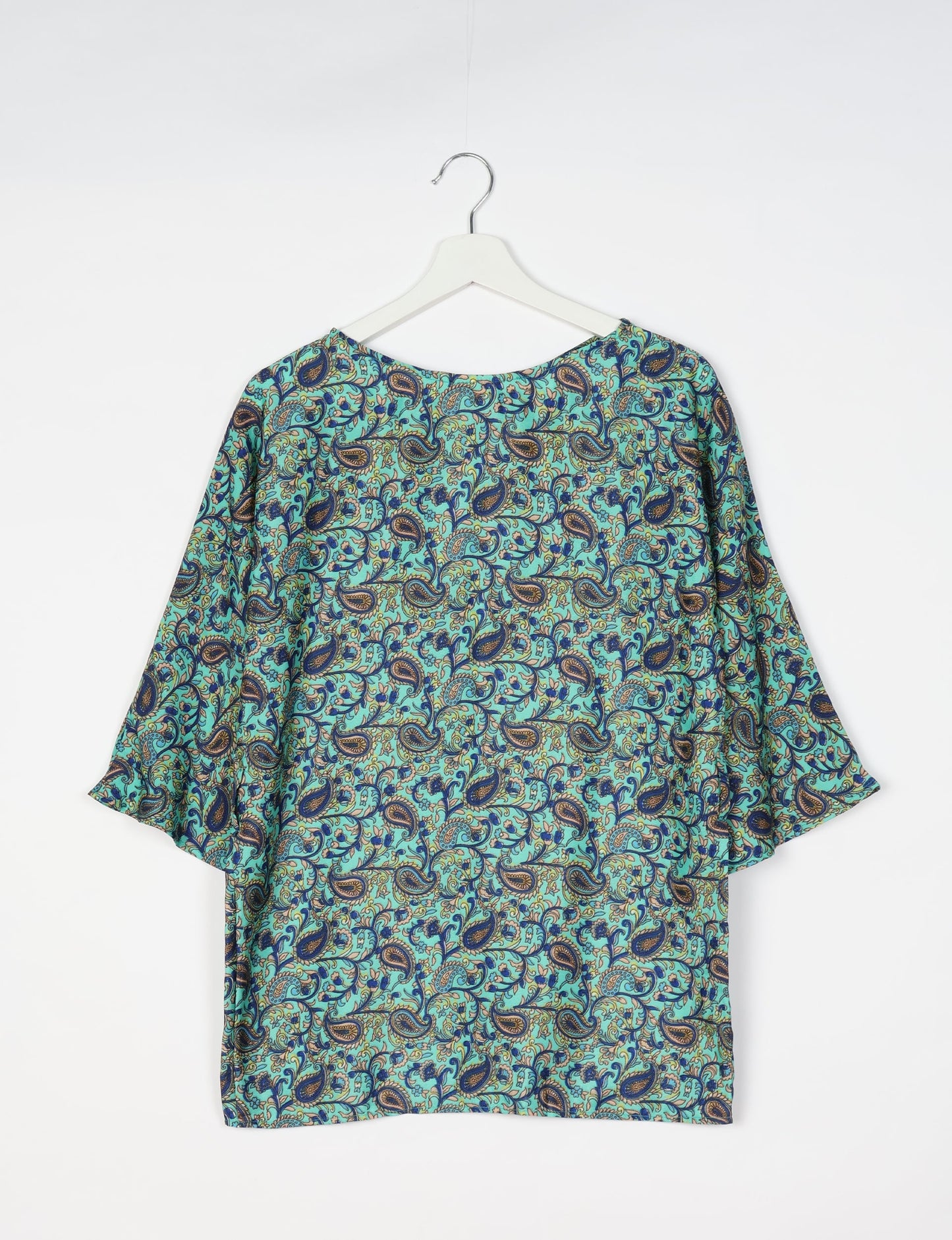 Upcycled women’s Belt Top made from pre-loved saris, showcasing eco friendly cloth, carbon neutral clothing, circular fashion design, environmentally friendly clothing, and second hand clothing elegance.