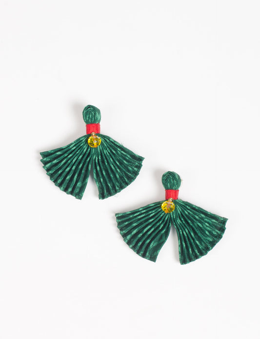 Adorn yourself sustainably with our PLEATED EARRINGS – fan-shaped wonders with a top knot and a tiny stone. Meticulously hand-pleated from Indian saris, these earrings reflect ethical clothing, green fashion, and slow fashion. Fastened with hypoallergy tested metal hooks, nickel, and lead-free, making them a conscious and stylish accessory.