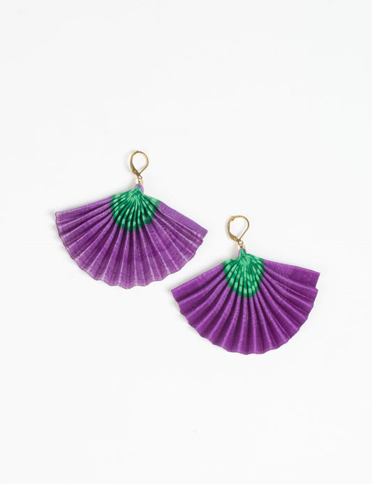 Elevate your style sustainably with our PLEATED EARRINGS – a timeless creation from pre-loved Indian saris, crafted using innovative heat setting techniques. Align with ethical clothing, green fashion, and slow fashion, these earrings are a statement of mindful elegance. Hypoallergy tested metal hooks make them a skin-friendly, sustainable choice.