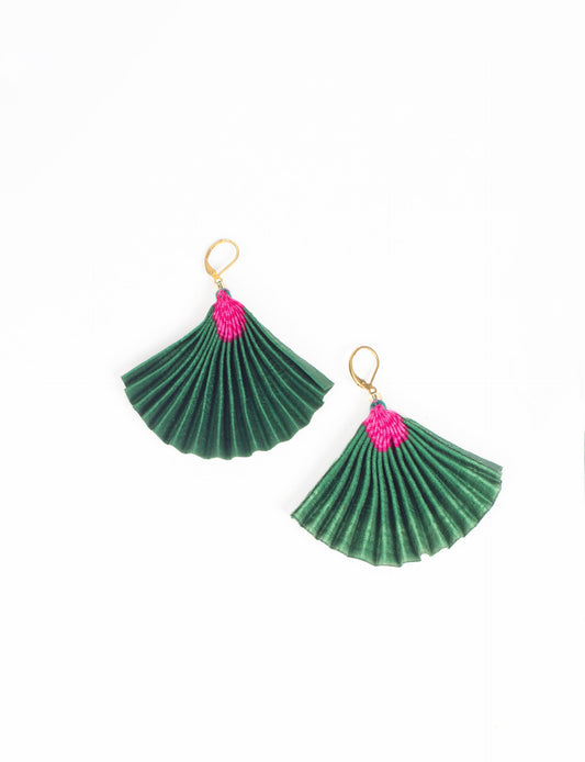 Elevate your style sustainably with our PLEATED EARRINGS – a timeless creation from pre-loved Indian saris, crafted using innovative heat setting techniques. Align with ethical clothing, green fashion, and slow fashion, these earrings are a statement of mindful elegance. Hypoallergy tested metal hooks make them a skin-friendly, sustainable choice.