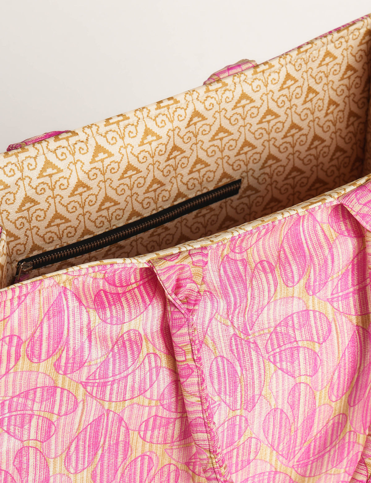 Elevate your eco-friendly style with our Work Tote Bag, a semi-structured, sustainable masterpiece. Soft padded handles, contrast lining, and an inside zipper pocket make it both stylish and functional. Perfect for carrying your laptop and more, this tote stands tall as a symbol of conscious fashion.