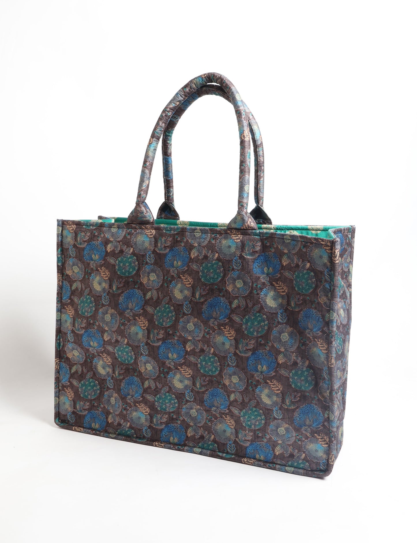 Elevate your eco-friendly style with our Work Tote Bag, a semi-structured, sustainable masterpiece. Soft padded handles, contrast lining, and an inside zipper pocket make it both stylish and functional. Perfect for carrying your laptop and more, this tote stands tall as a symbol of conscious fashion.