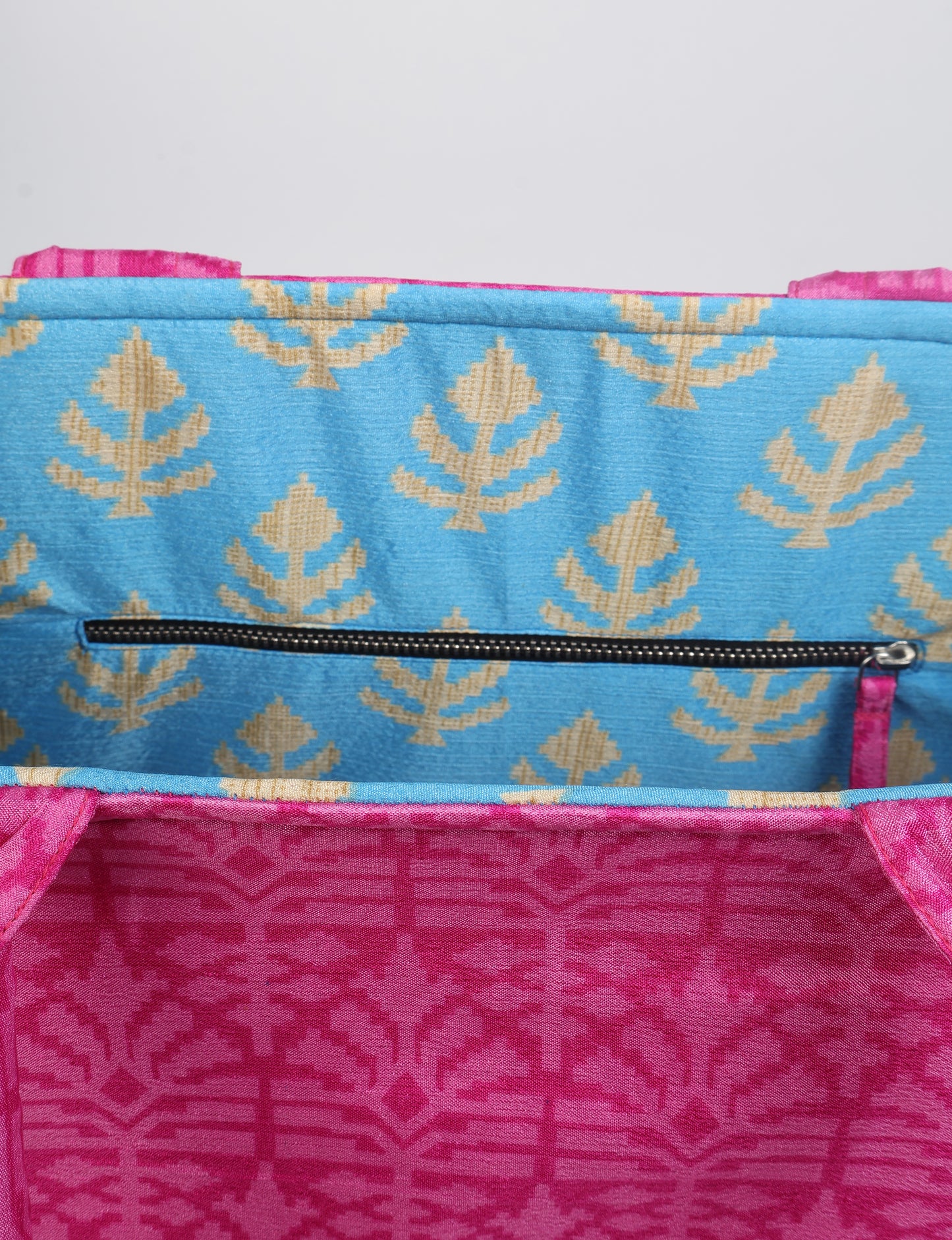 Elevate your eco-friendly style with our Work Tote Bag, a semi-structured, sustainable masterpiece. Soft padded handles, contrast lining, and an inside zipper pocket make it both stylish and functional. Perfect for carrying your laptop and more, this tote stands tall as a symbol of conscious fashion.