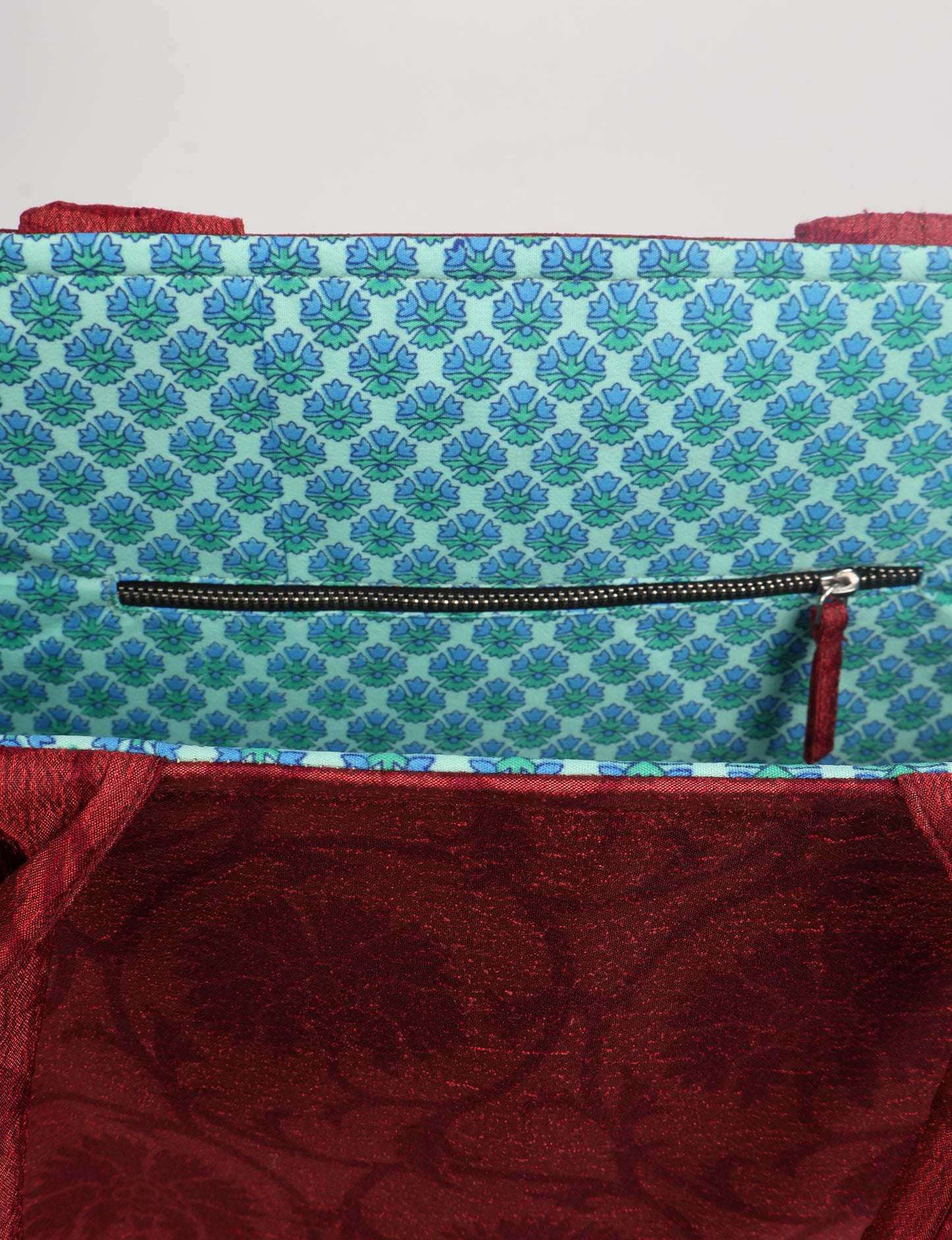 Elevate your eco-friendly style with our Work Tote Bag, a semi-structured, sustainable masterpiece. Soft padded handles, contrast lining, and an inside zipper pocket make it both stylish and functional. Perfect for carrying your laptop and more, this tote stands tall as a symbol of conscious fashion.