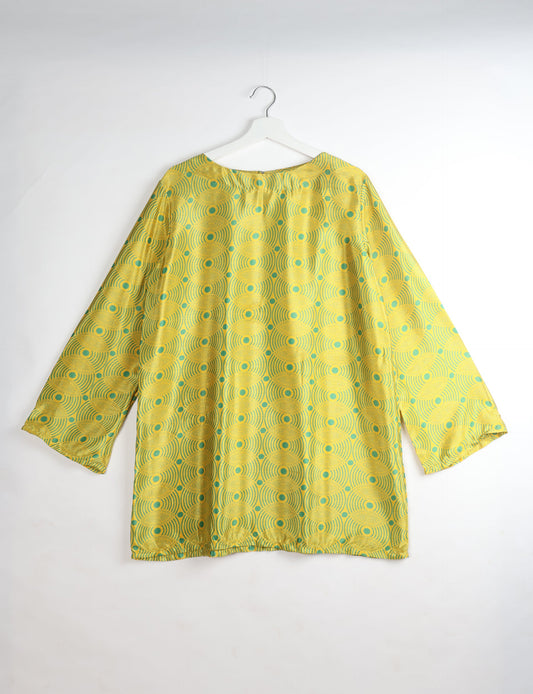 Chic and conscious, our A-line mini swing dress is a must-have in sustainable fashion. Adorned with flared sleeves, a keyhole back opening, and a mother of pearl button with twill tape loop. This zero waste, upcycled garment reflects the essence of eco-friendly and ethical clothing.