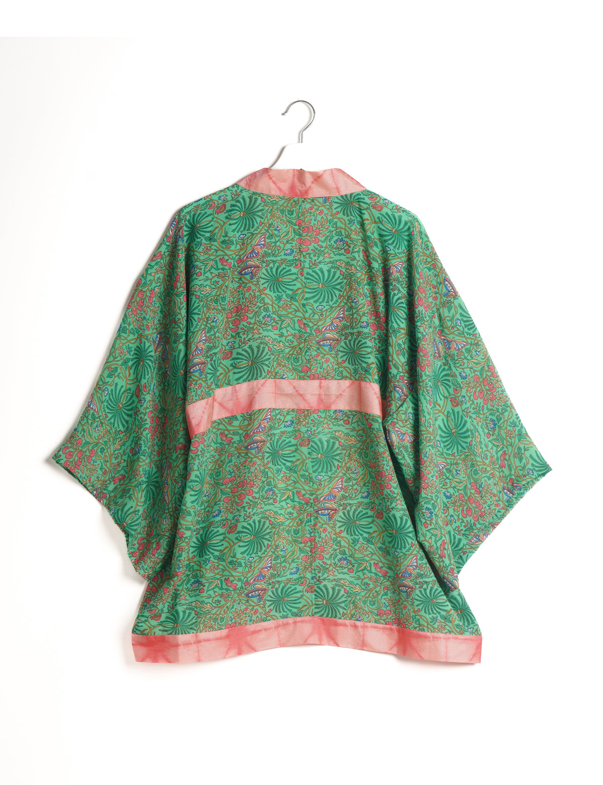 Chic and versatile KIMONO ROBE PRINT with a belt and loose straight-line sleeves. Throw it over swimwear, a t-shirt and shorts, leggings, or jeans for an instant style upgrade. Embrace fashionable versatility with this statement piece.