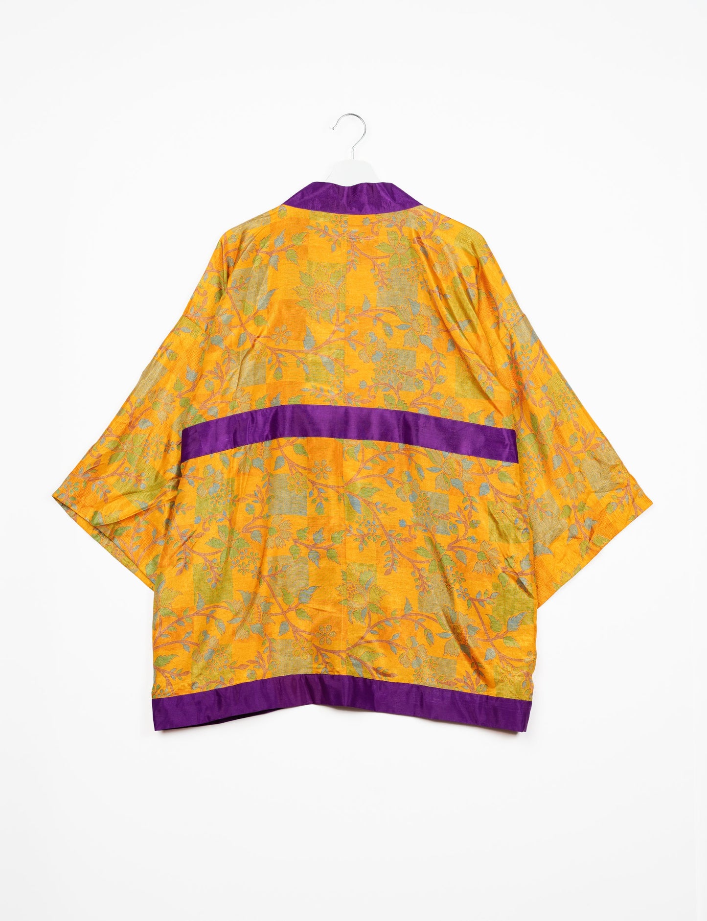 Chic and versatile KIMONO ROBE PRINT with a belt and loose straight-line sleeves. Throw it over swimwear, a t-shirt and shorts, leggings, or jeans for an instant style upgrade. Embrace fashionable versatility with this statement piece.