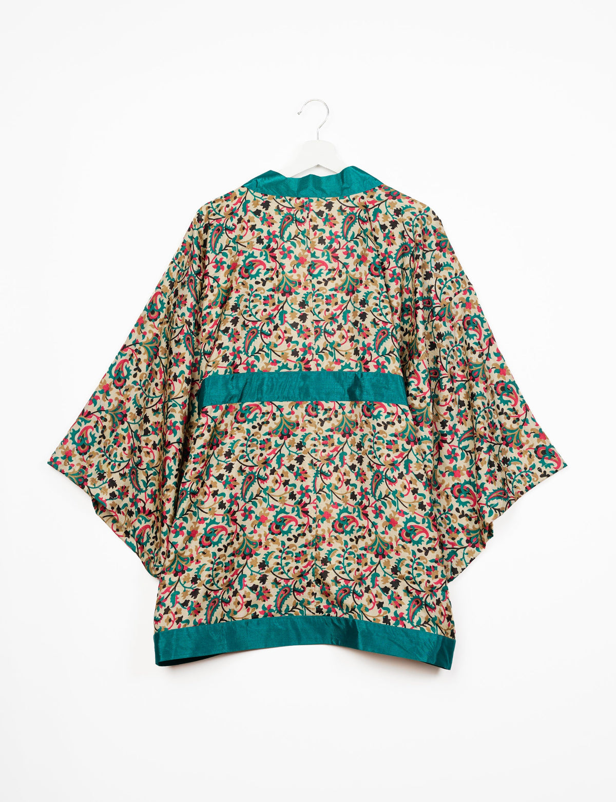 Chic and versatile KIMONO ROBE PRINT with a belt and loose straight-line sleeves. Throw it over swimwear, a t-shirt and shorts, leggings, or jeans for an instant style upgrade. Embrace fashionable versatility with this statement piece.