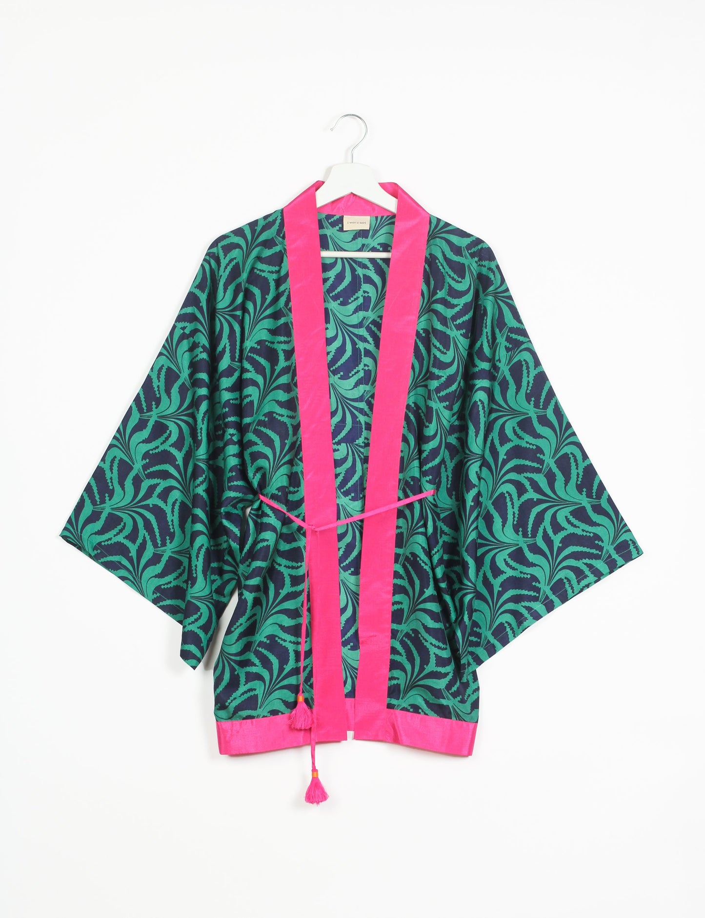 Chic and versatile KIMONO ROBE PRINT with a belt and loose straight-line sleeves. Throw it over swimwear, a t-shirt and shorts, leggings, or jeans for an instant style upgrade. Embrace fashionable versatility with this statement piece.