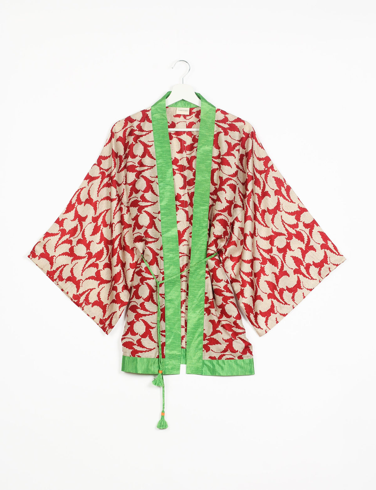 Chic and versatile KIMONO ROBE PRINT with a belt and loose straight-line sleeves. Throw it over swimwear, a t-shirt and shorts, leggings, or jeans for an instant style upgrade. Embrace fashionable versatility with this statement piece.