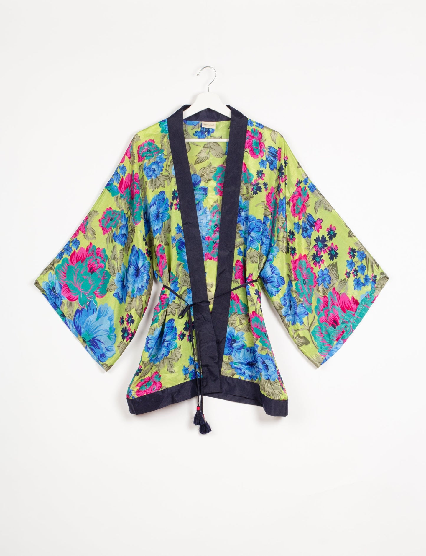 Chic and versatile KIMONO ROBE PRINT with a belt and loose straight-line sleeves. Throw it over swimwear, a t-shirt and shorts, leggings, or jeans for an instant style upgrade. Embrace fashionable versatility with this statement piece.