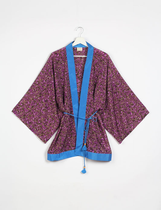 Chic and versatile KIMONO ROBE PRINT with a belt and loose straight-line sleeves. Throw it over swimwear, a t-shirt and shorts, leggings, or jeans for an instant style upgrade. Embrace fashionable versatility with this statement piece.